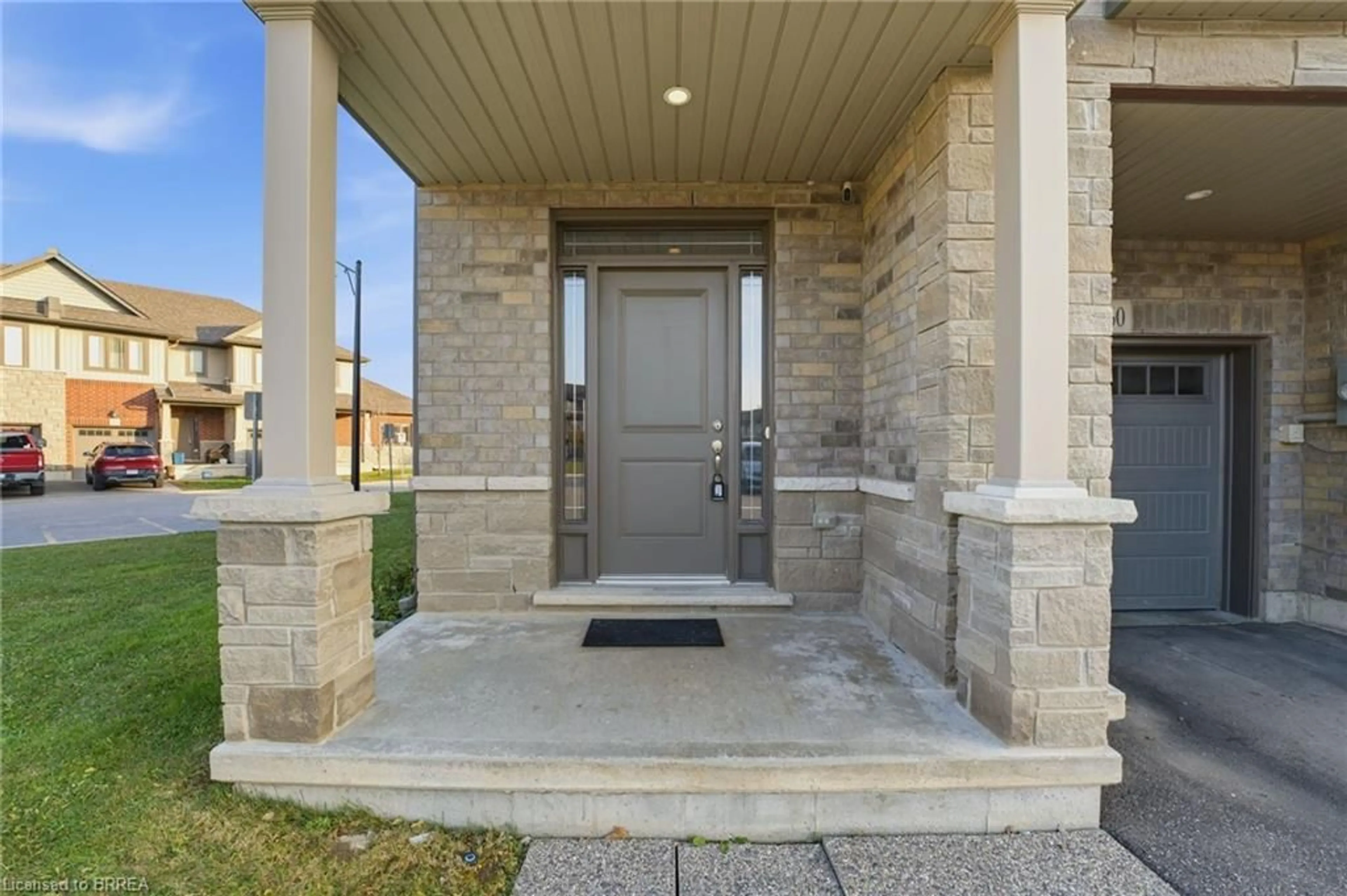 Indoor entryway for 77 Diana Ave #160, Brantford Ontario N3T 0R6