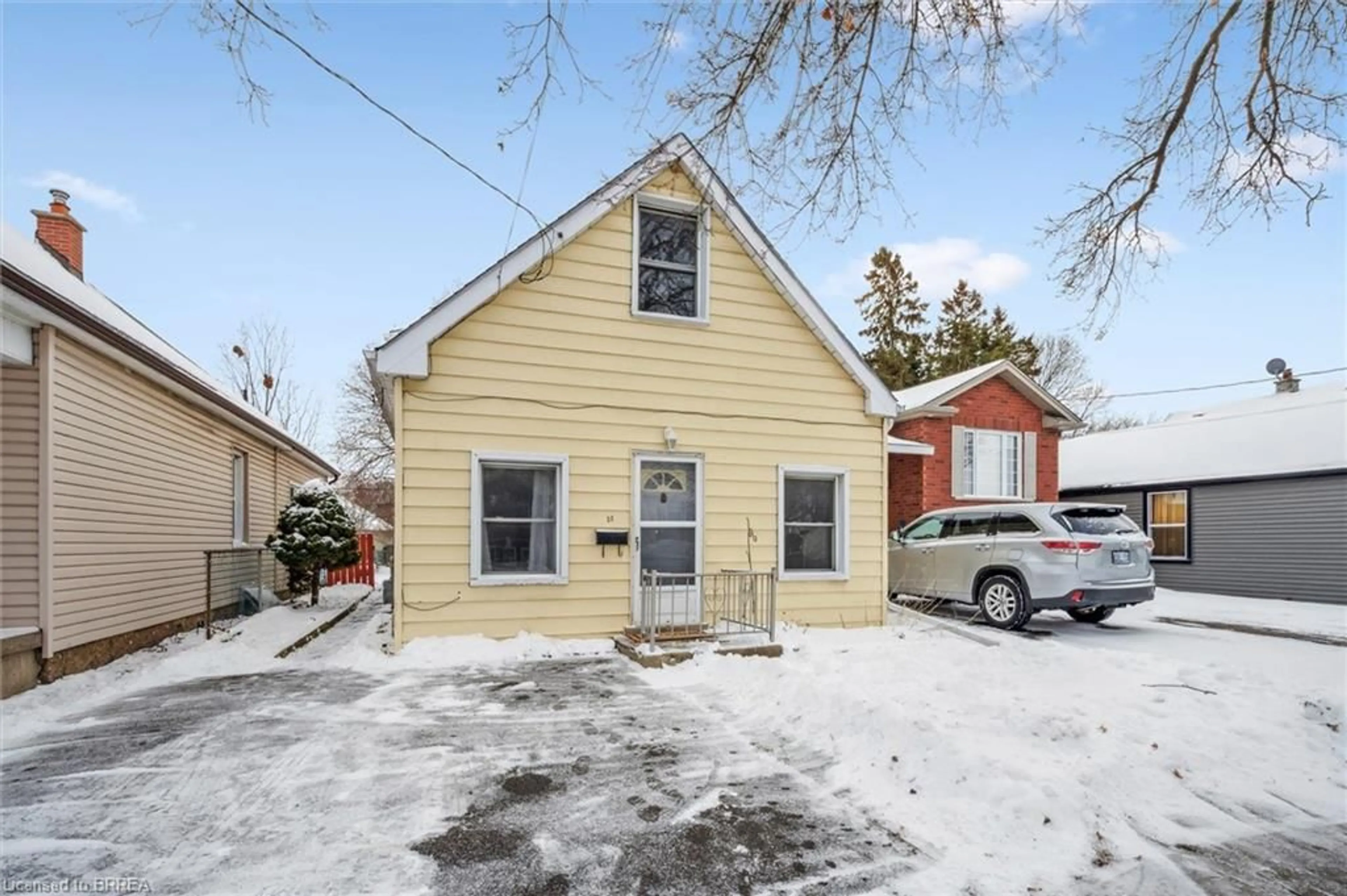 Unknown for 11 Hill Ave, Brantford Ontario N3R 4G8