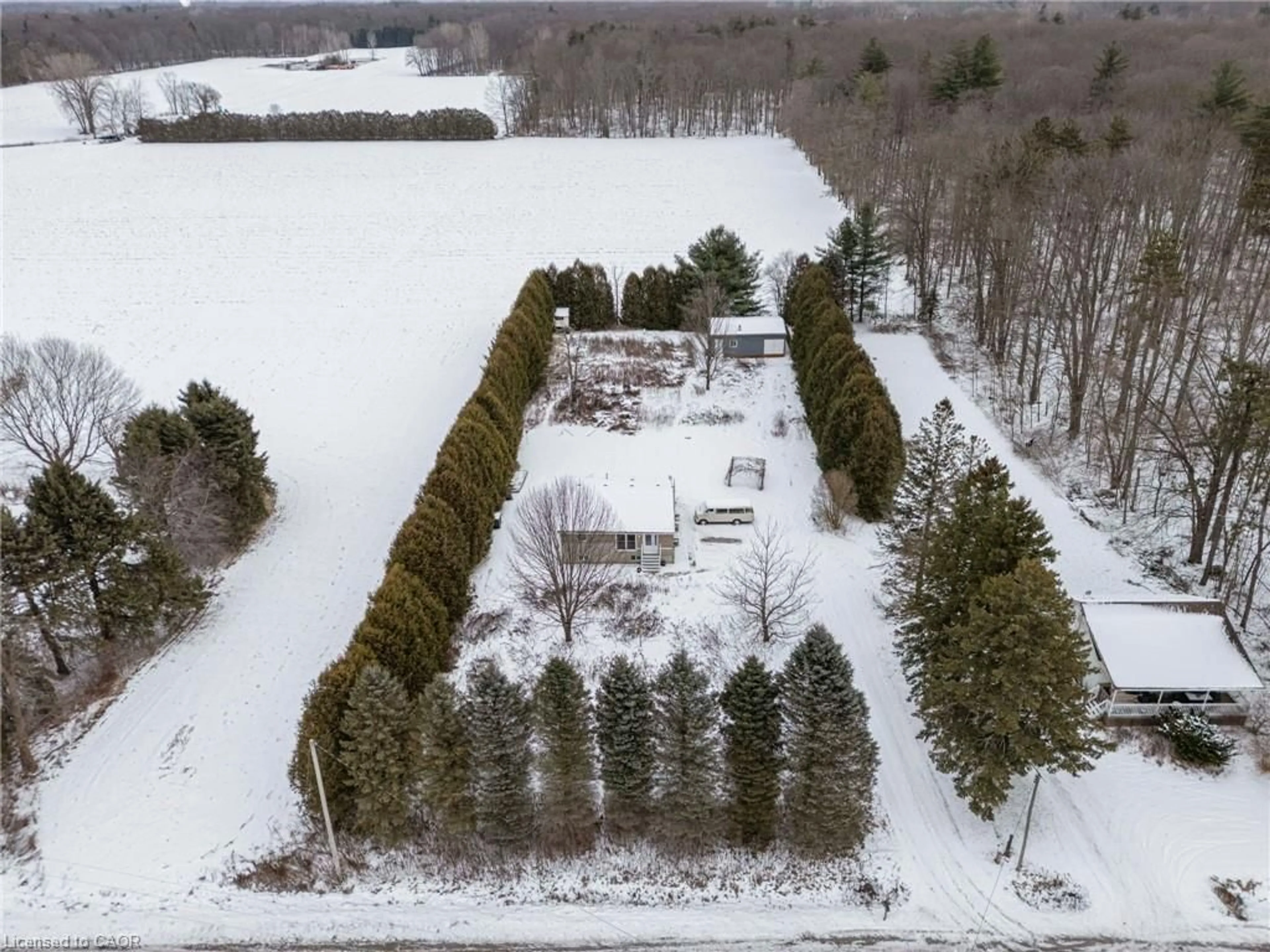 A pic from outside/outdoor area/front of a property/back of a property/a pic from drone, unknown for 2118 Turkey Point Rd, Simcoe Ontario N3Y 4J9