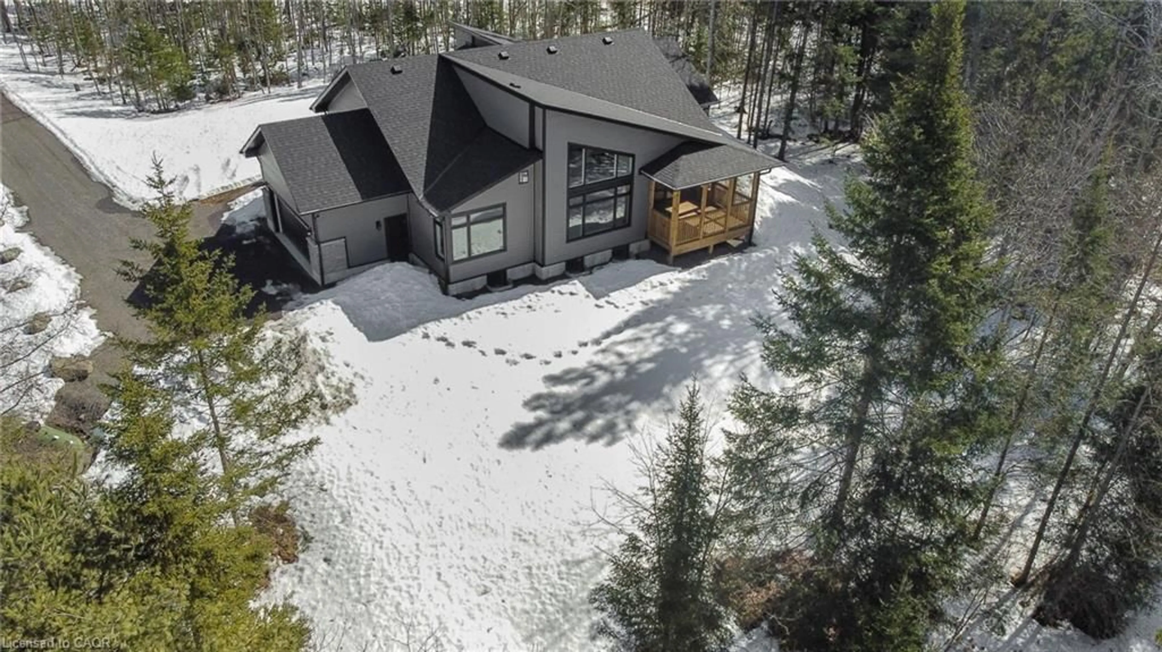 A pic from outside/outdoor area/front of a property/back of a property/a pic from drone, unknown for 1007 Kingsridge Crt #83, Huntsville Ontario P1H 0K1