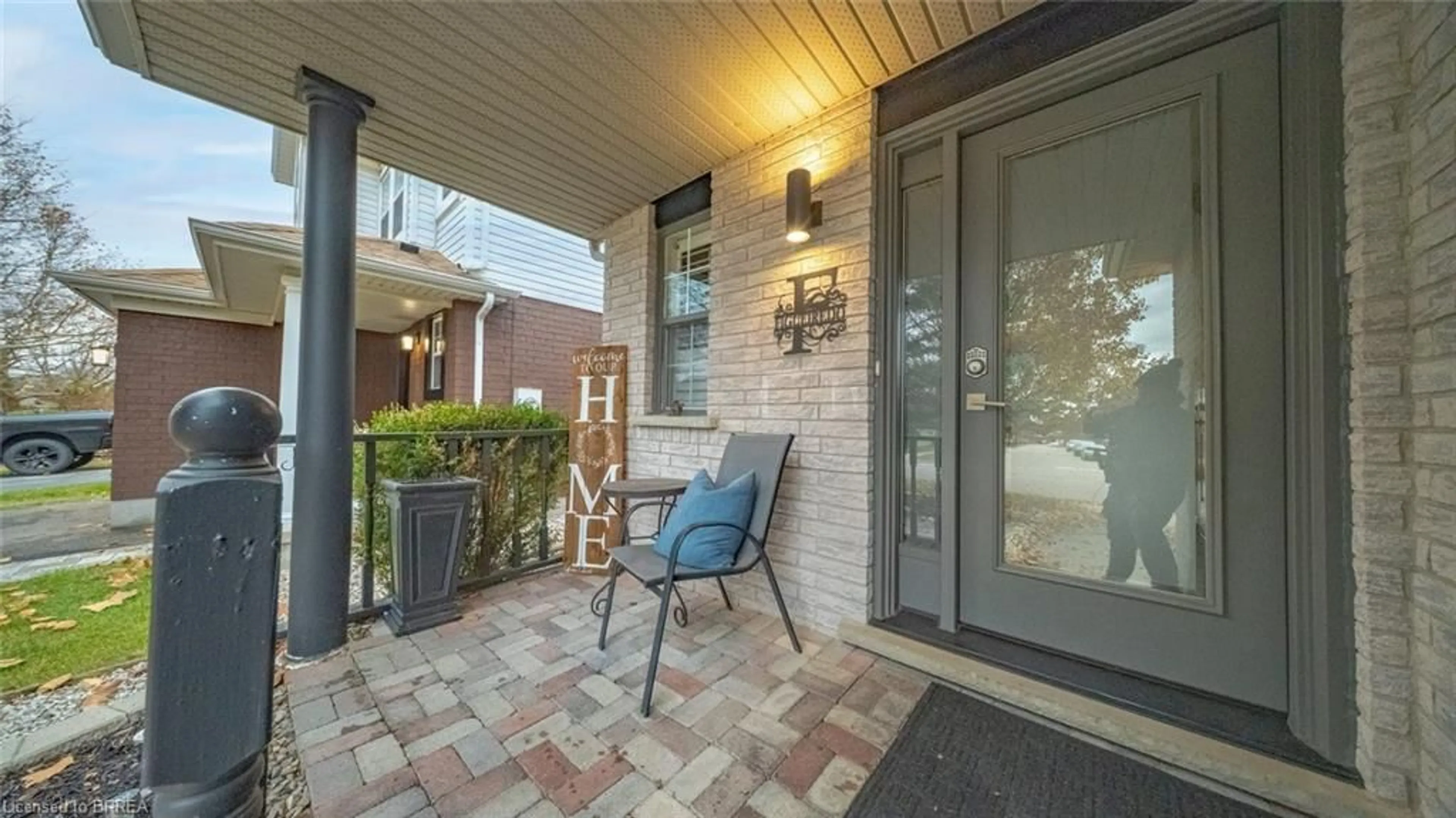 Patio, street for 128 Mcmeeken Dr, Cambridge Ontario N3C 4E7