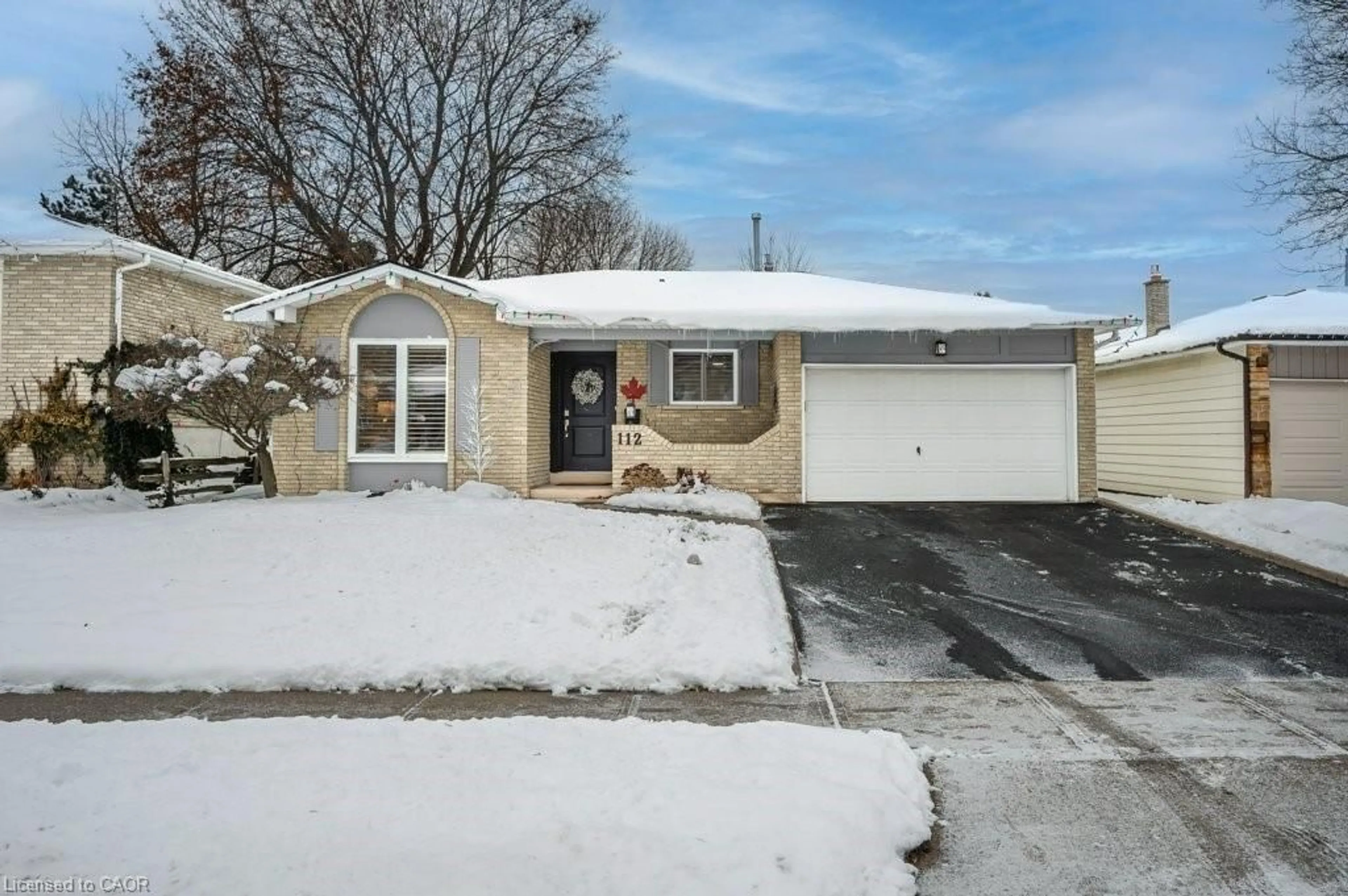 Home with vinyl exterior material, street for 112 Thomas St, Cambridge Ontario N3C 3C7