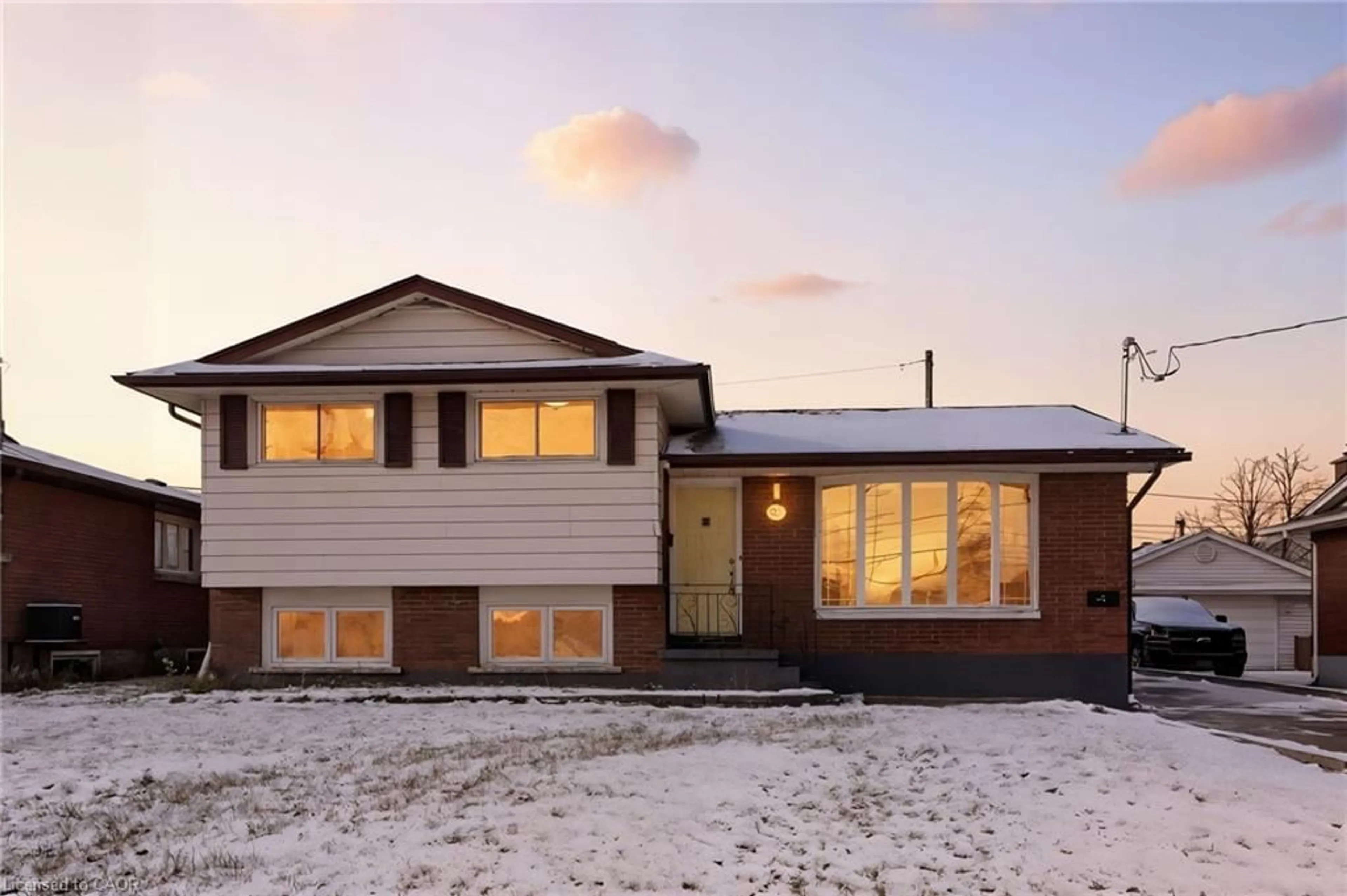 Home with brick exterior material, street for 93 Wellington St, Welland Ontario L3B 1B2