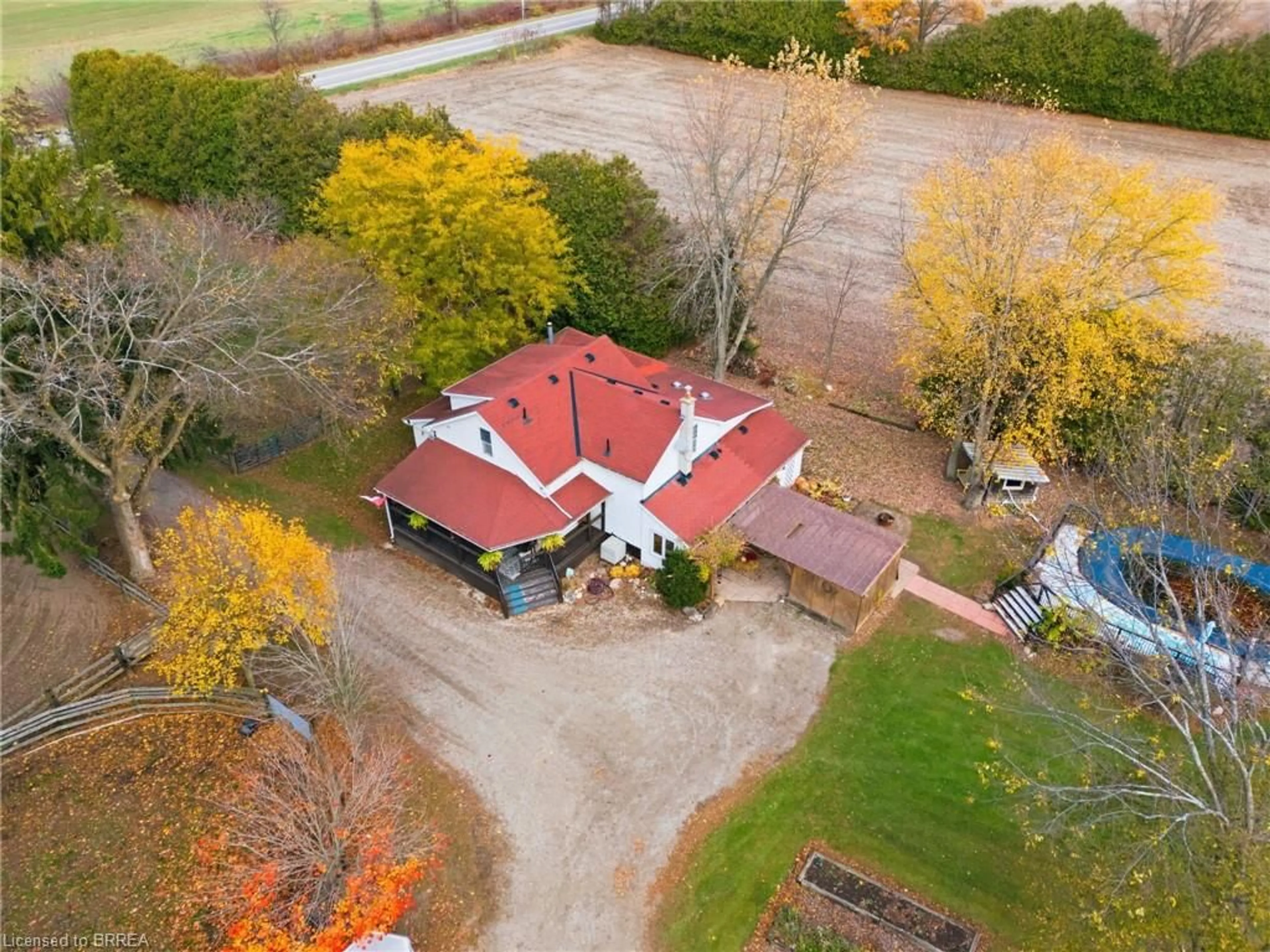 A pic from outside/outdoor area/front of a property/back of a property/a pic from drone, building for 87 Norwich Rd, Scotland Ontario N0E 1R0