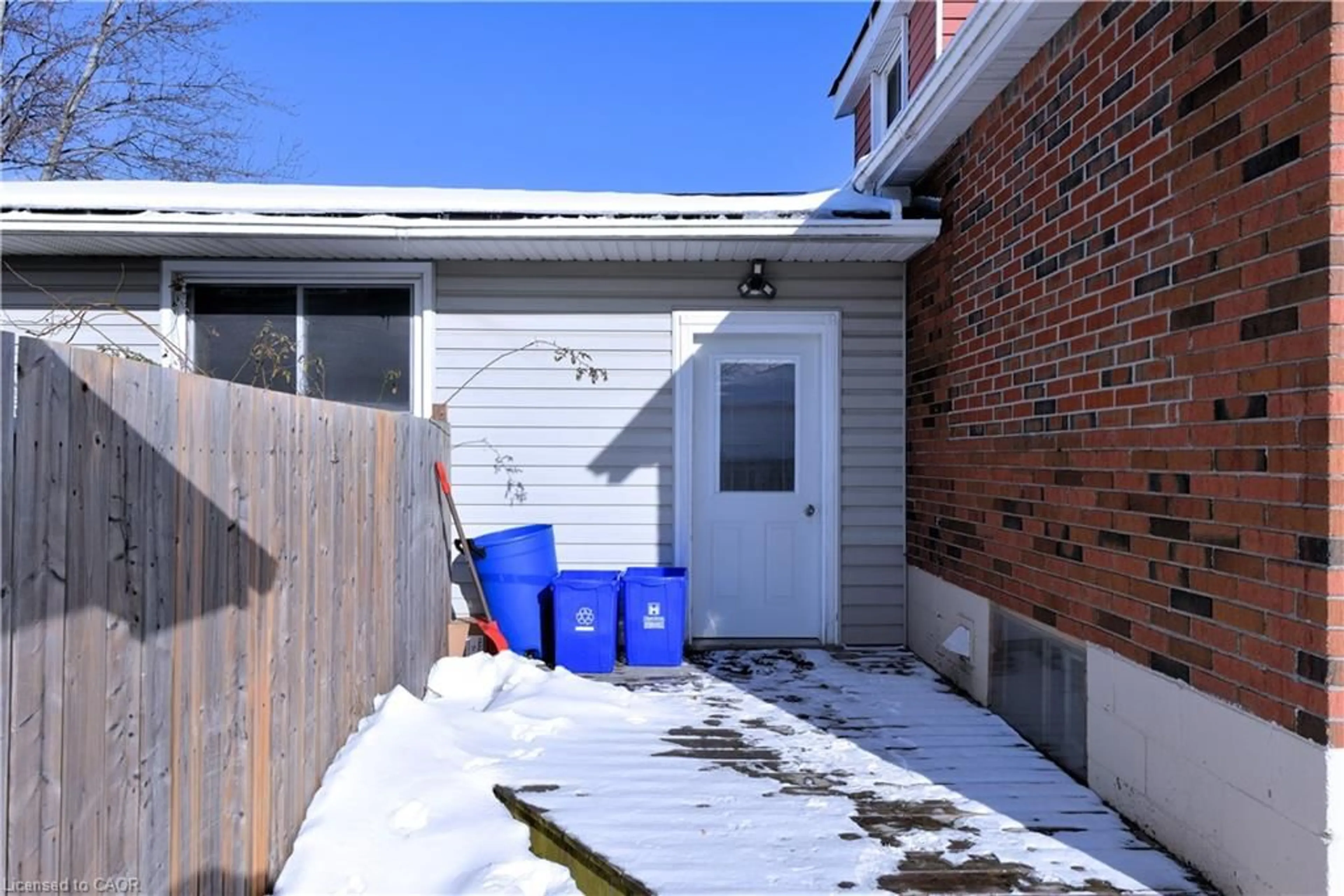 Unknown for 1448 Upper Ottawa St, Hamilton Ontario L8W 2E9