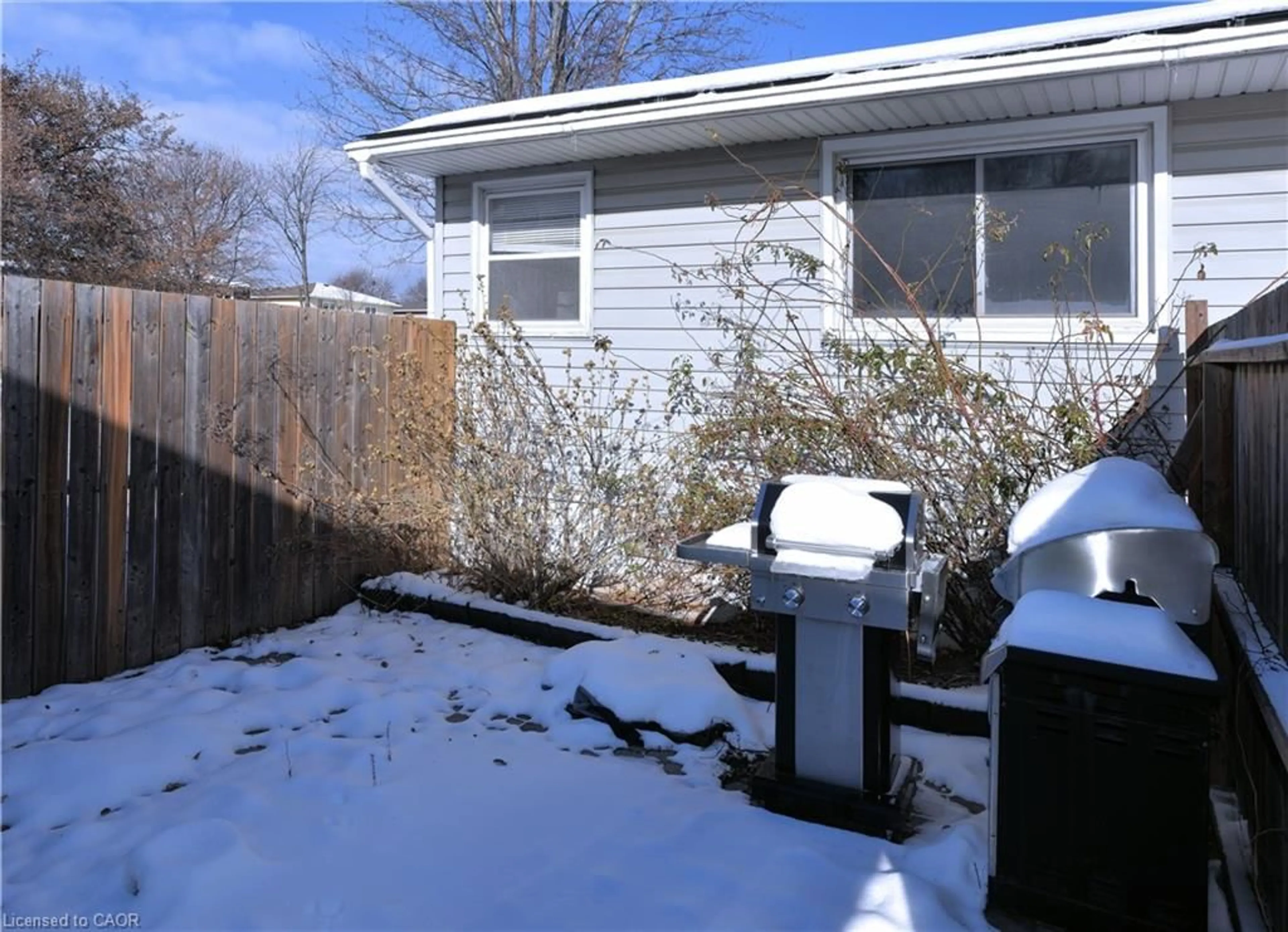 Unknown for 1448 Upper Ottawa St, Hamilton Ontario L8W 2E9