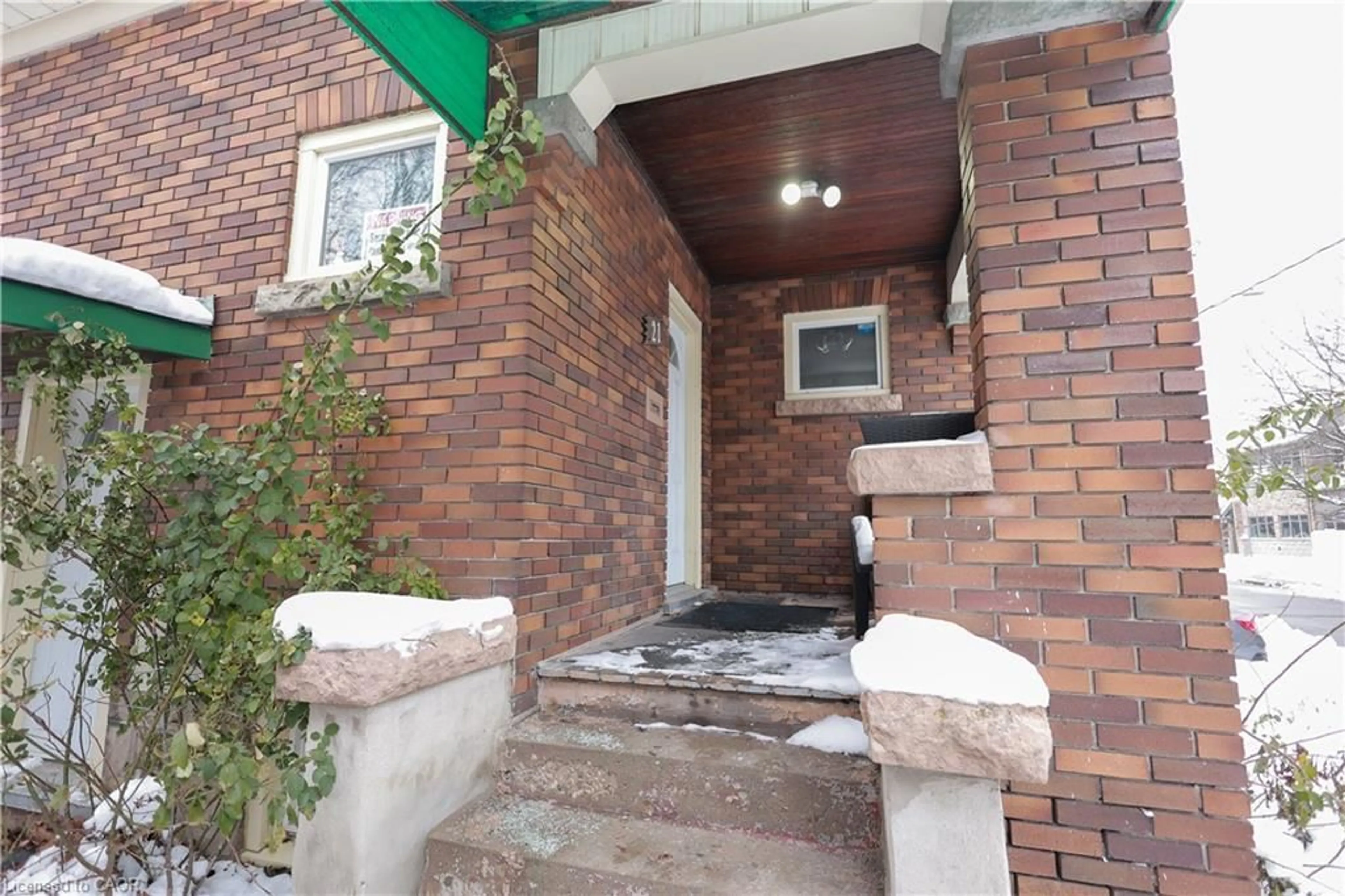 Unknown for 21 Peppler St, Waterloo Ontario N2J 3C3