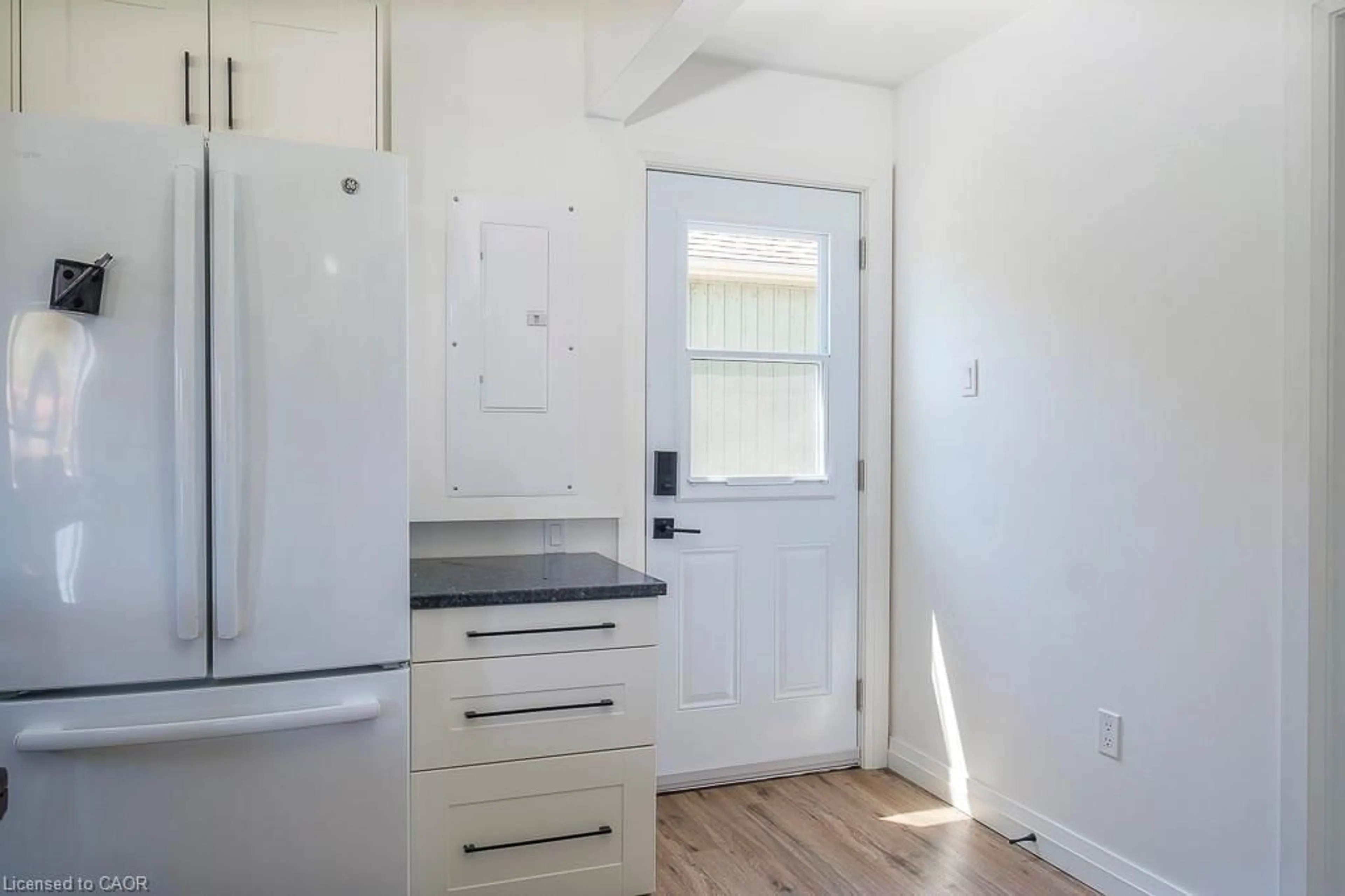 Standard kitchen, unknown for 197 Cedar Dr, Turkey Point Ontario N0E 1T0