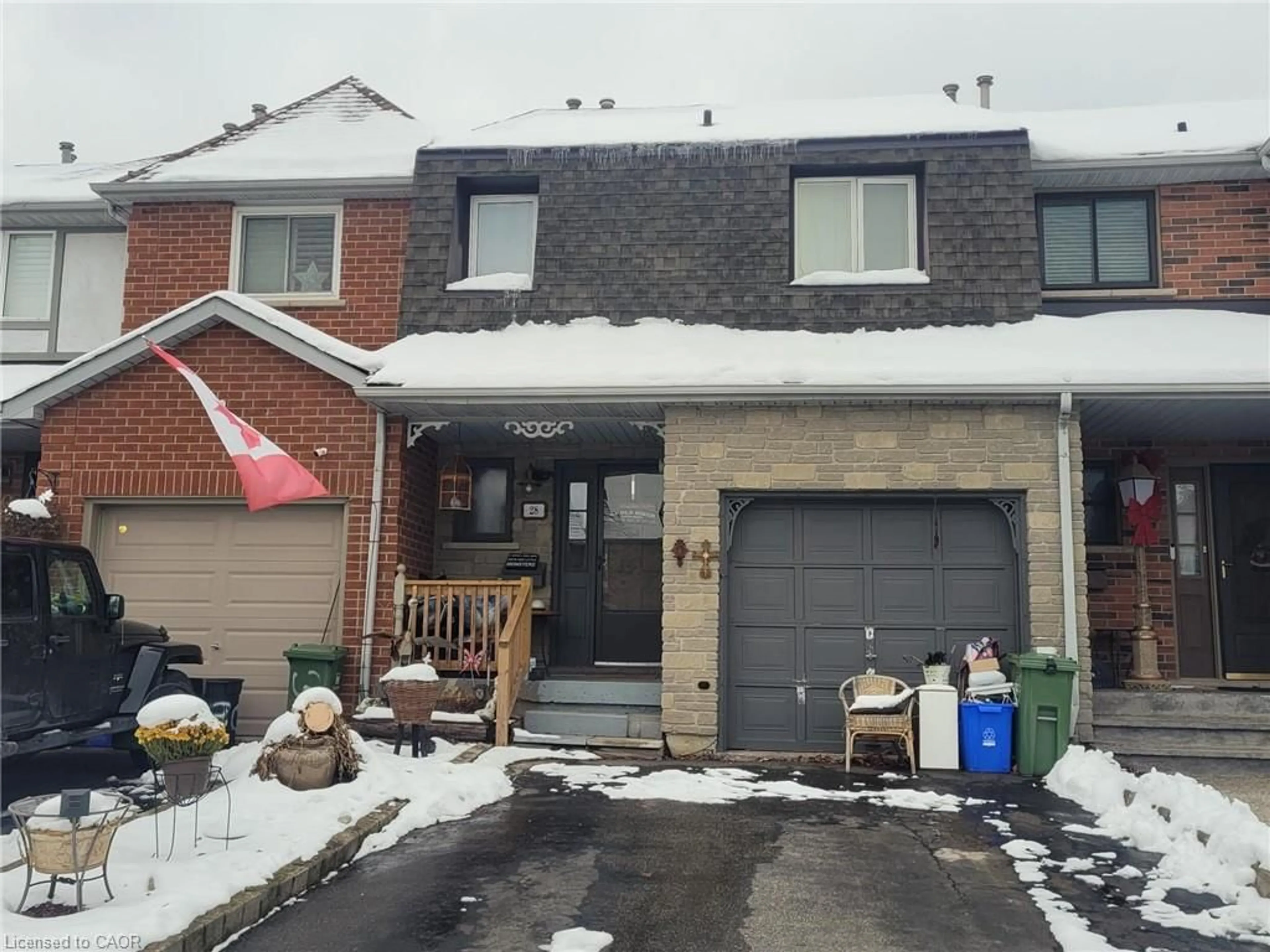 Home with brick exterior material, street for 28 Perthshire Crt, Hamilton Ontario L9B 2H1