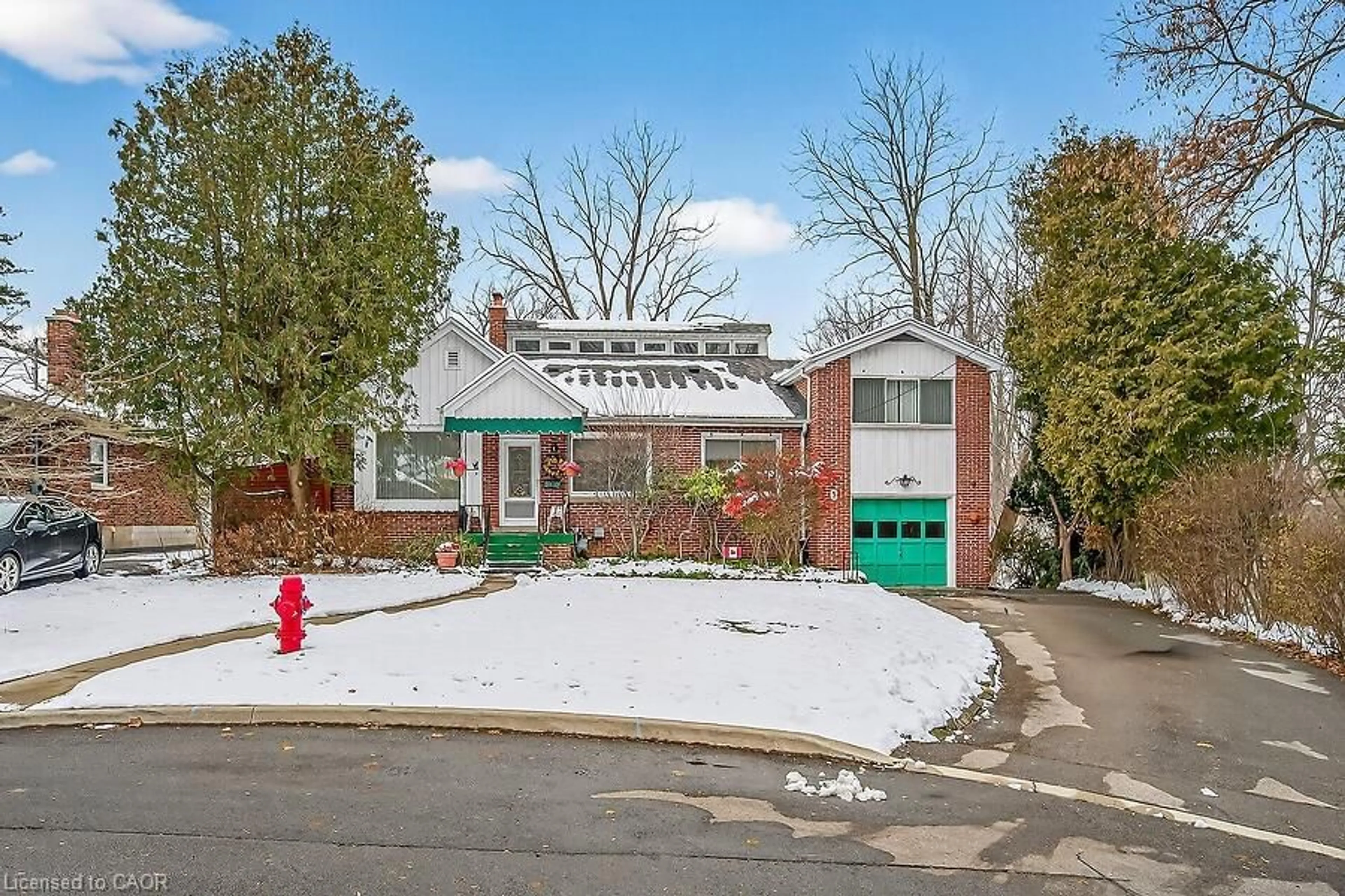 Home with brick exterior material, street for 9 Daleview Crt, Hamilton Ontario L8S 3L9