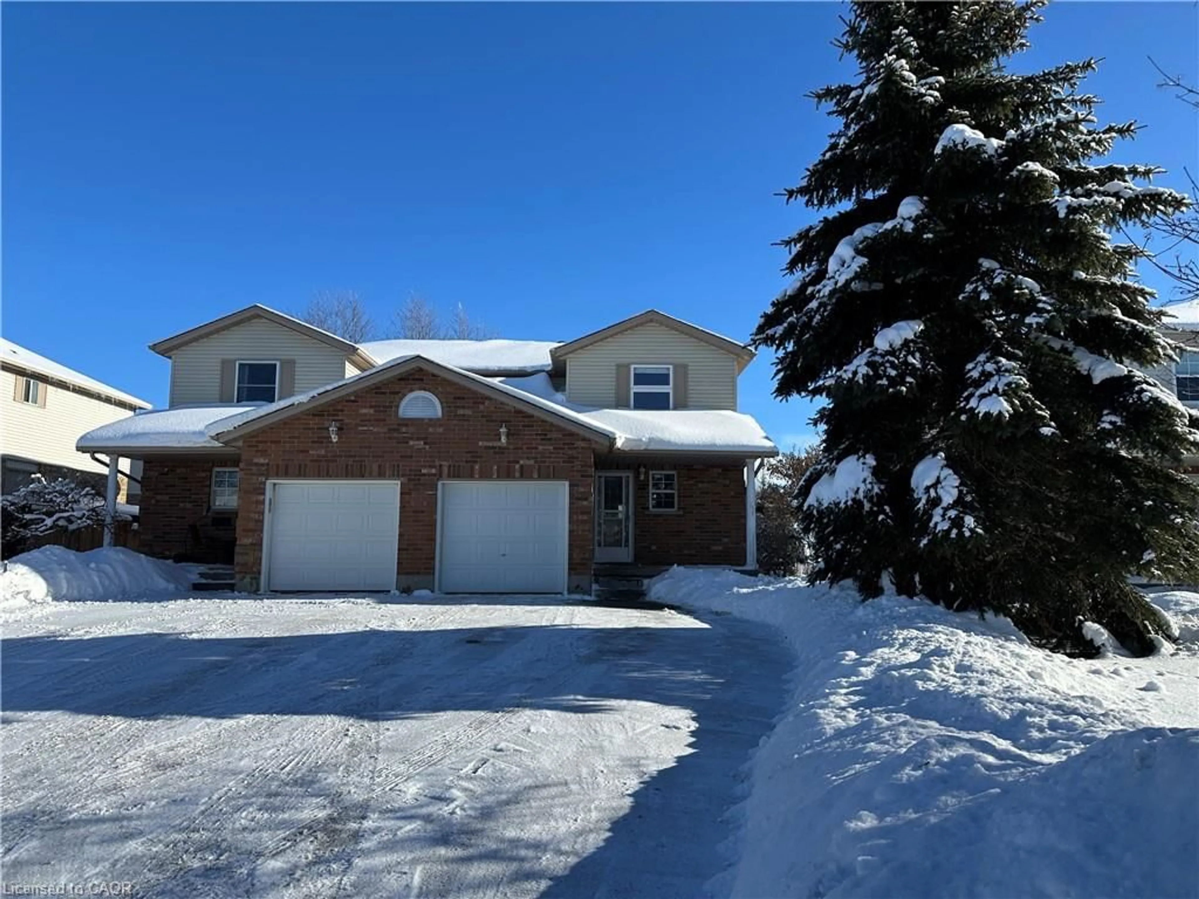 A pic from outside/outdoor area/front of a property/back of a property/a pic from drone, street for 71 Dales Dr, Drayton Ontario N0G 1P0