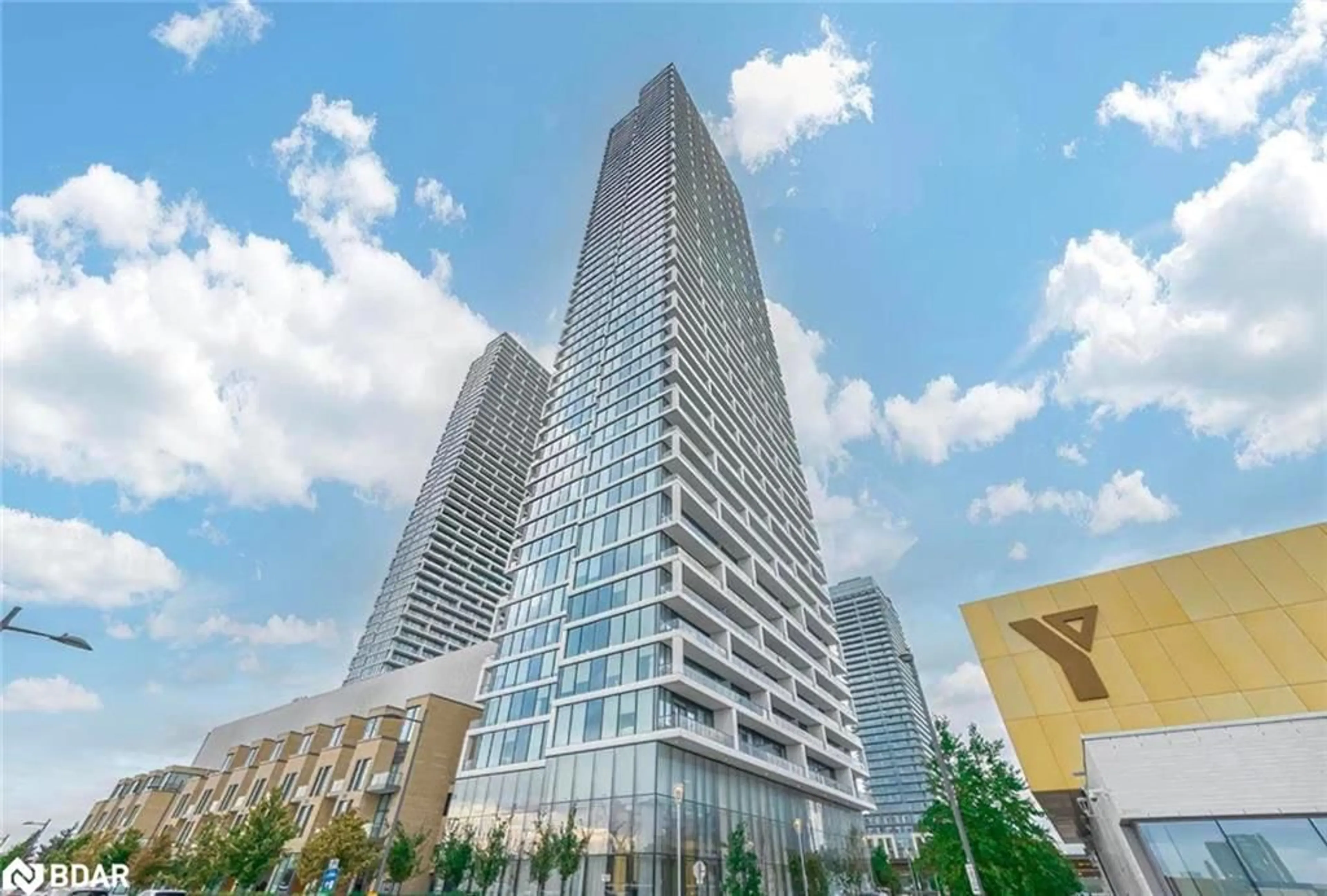 Indoor foyer for 5 Buttermill Ave #PH05, Vaughan Ontario L4K 0J5