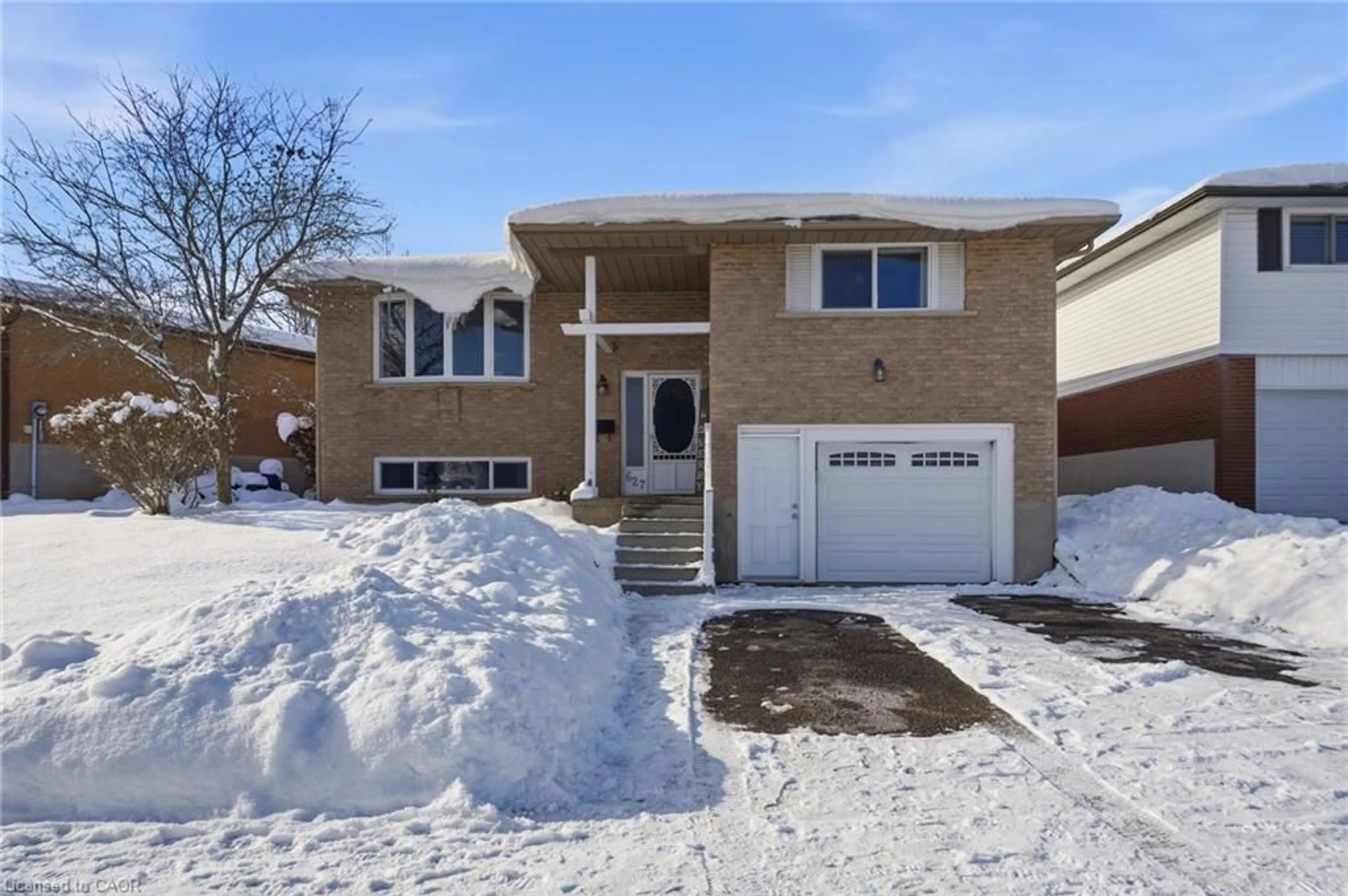 Home with brick exterior material, street for 627 Pineridge Rd, Waterloo Ontario N2L 5N6