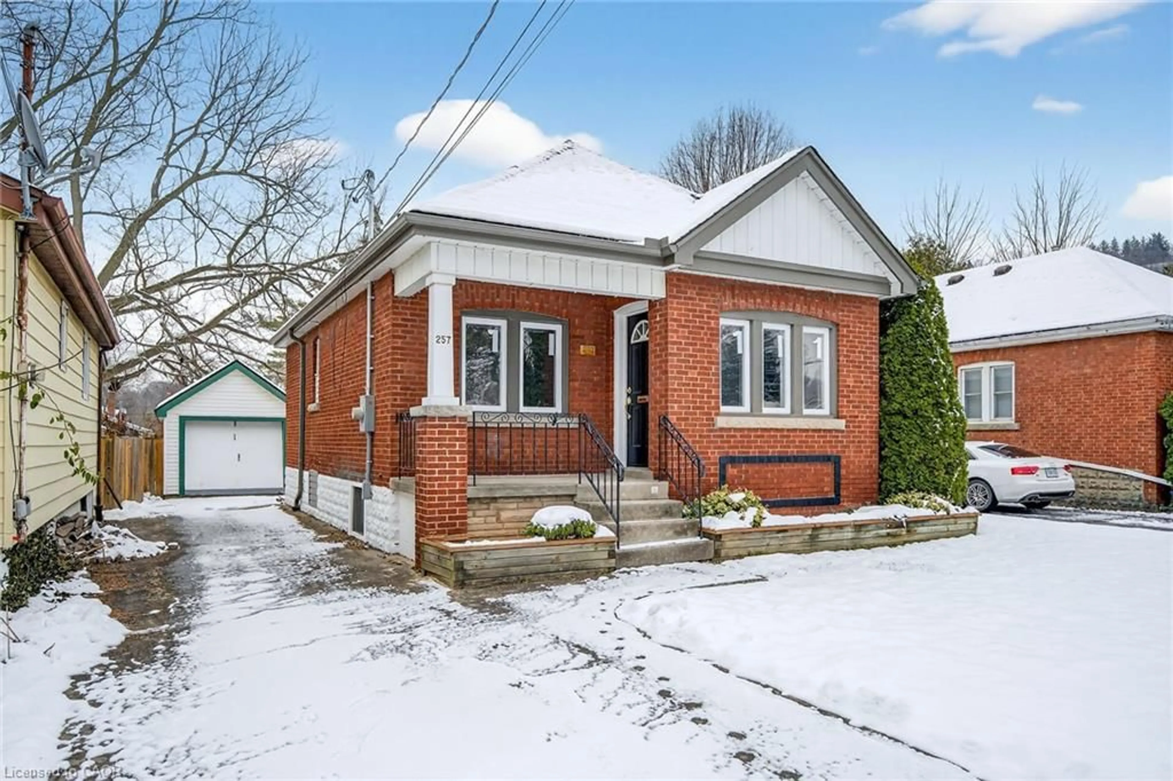 Home with brick exterior material, street for 257 Broadway Ave, Hamilton Ontario L8S 2W7