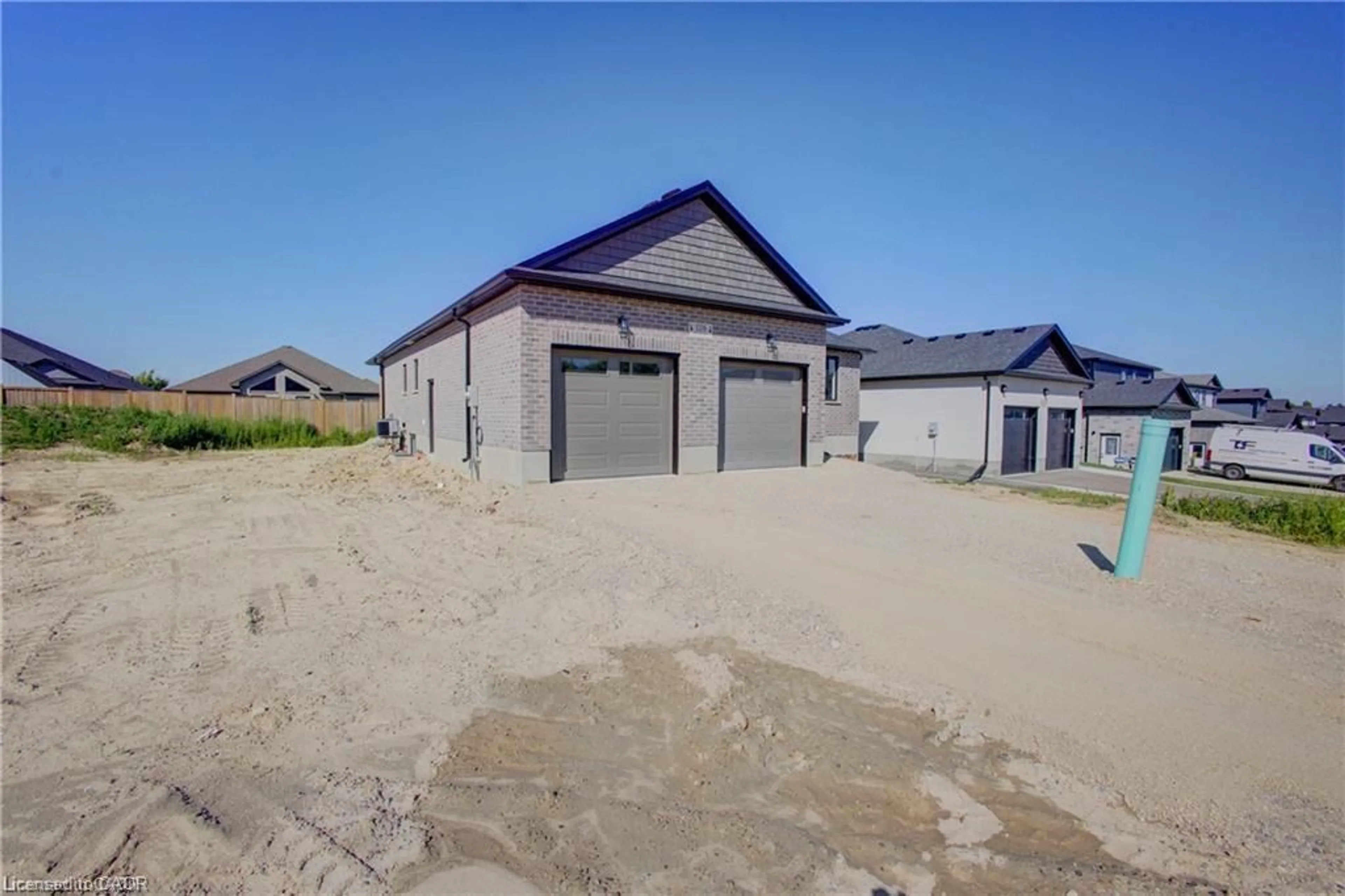 Indoor garage for 128 Pugh St, Milverton Ontario N0K 1M0