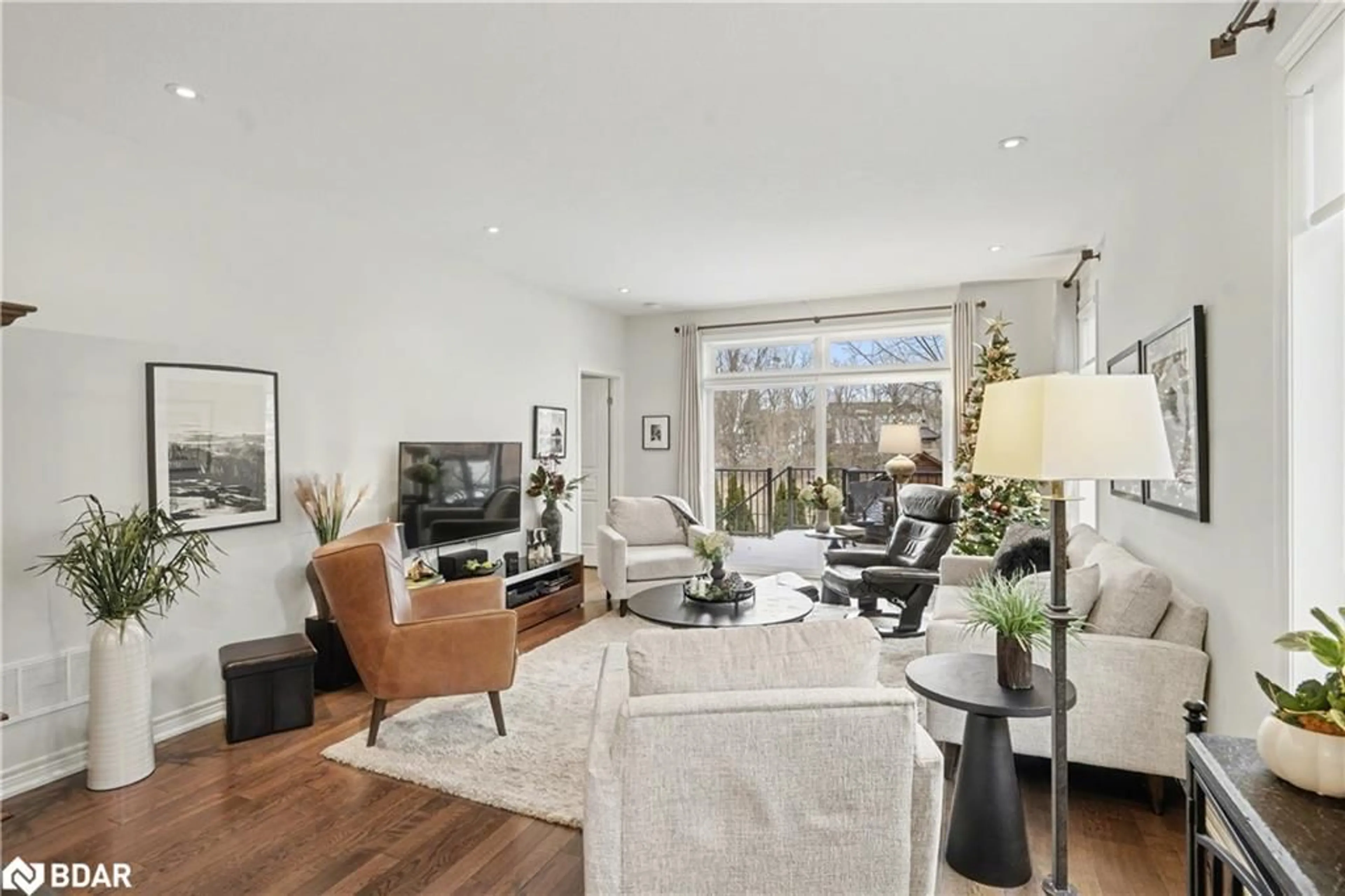 Living room with furniture, unknown for 37 Brookside Terr #29, Smithville Ontario L0R 2A0