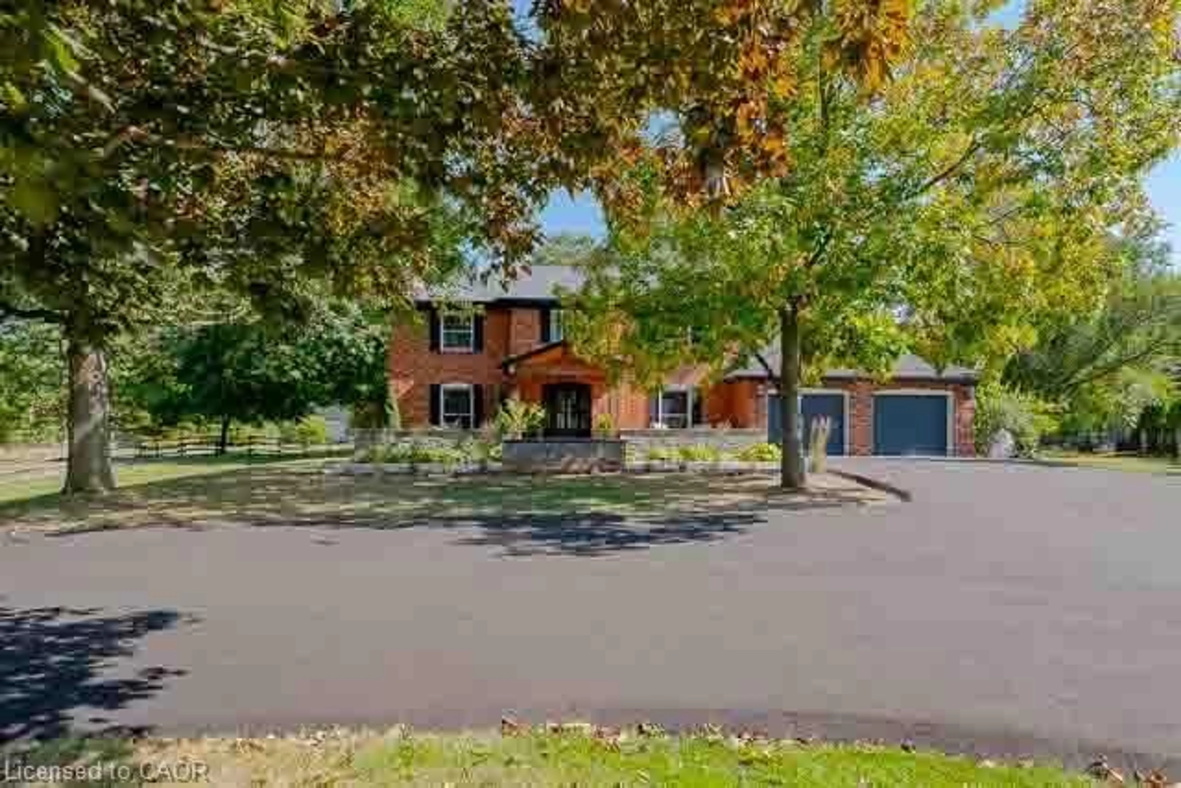 A pic from outside/outdoor area/front of a property/back of a property/a pic from drone, street for 4344 No 1 Side Rd, Burlington Ontario L7M 0X3