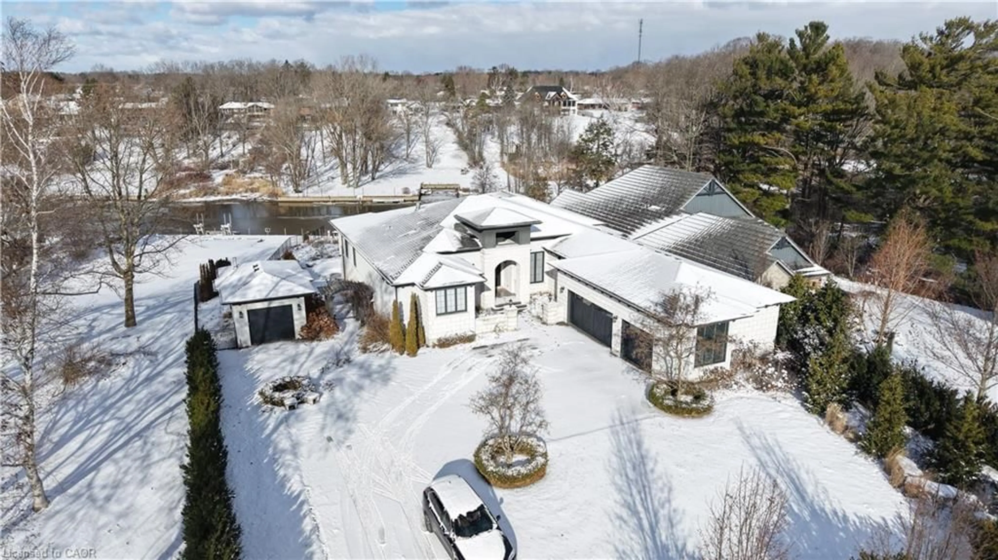 A pic from outside/outdoor area/front of a property/back of a property/a pic from drone, street for 67 Donjon Blvd, Port Dover Ontario N0A 1N7