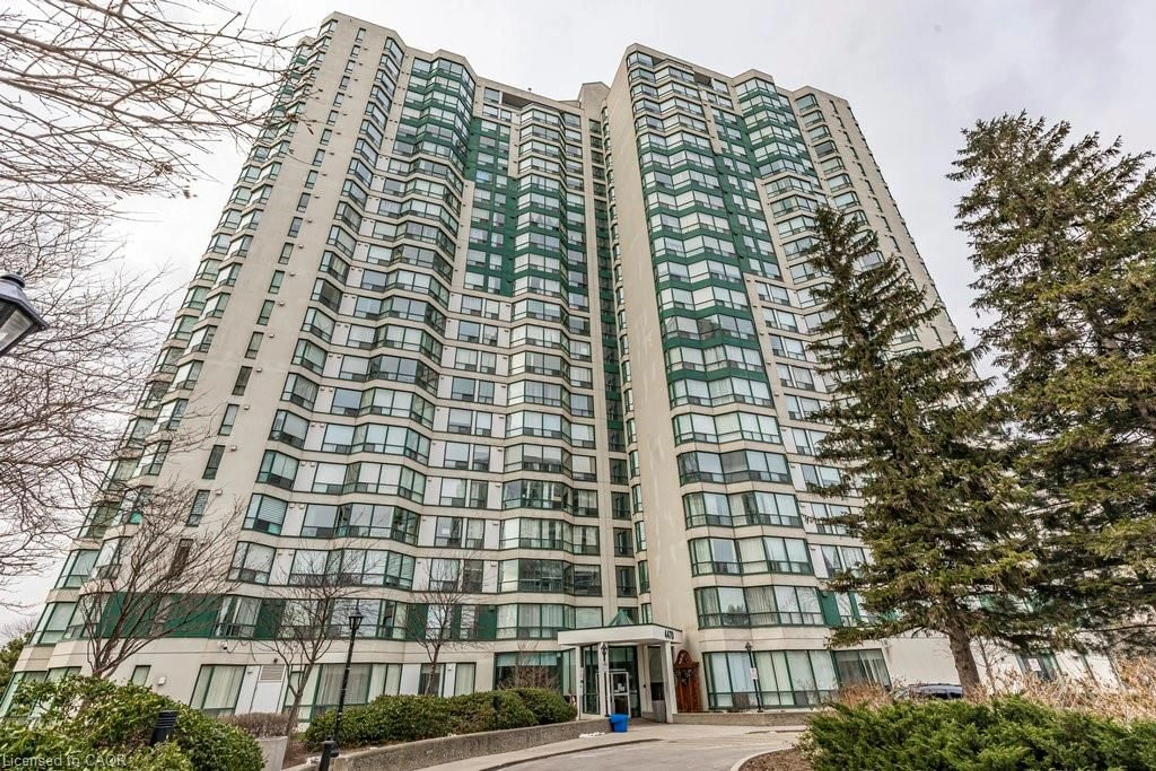 Indoor foyer for 4470 Tucana Crt #2212, Mississauga Ontario L5R 3K8