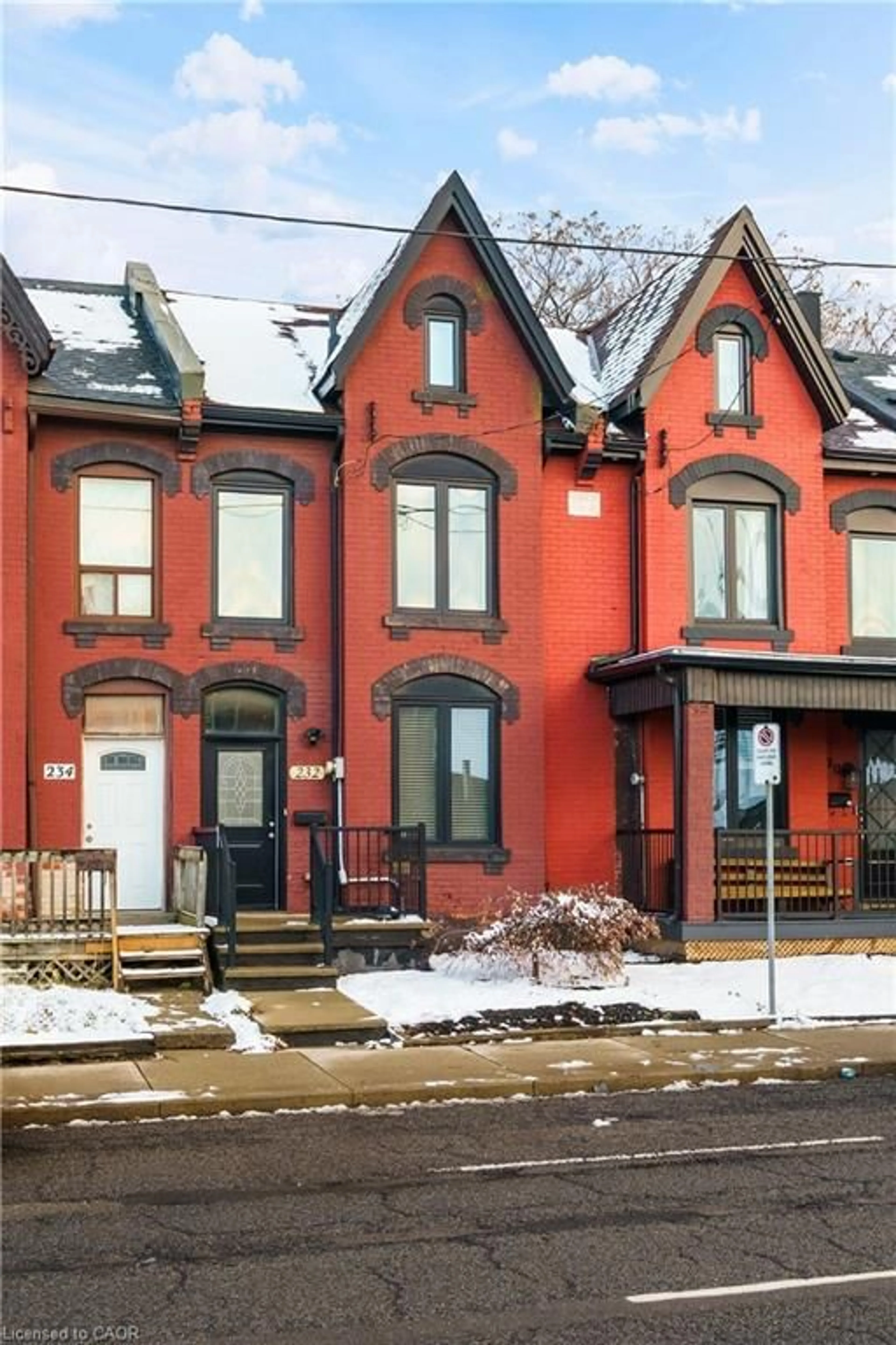 Home with brick exterior material, street for 232 Wellington St, Hamilton Ontario L8L 5A8