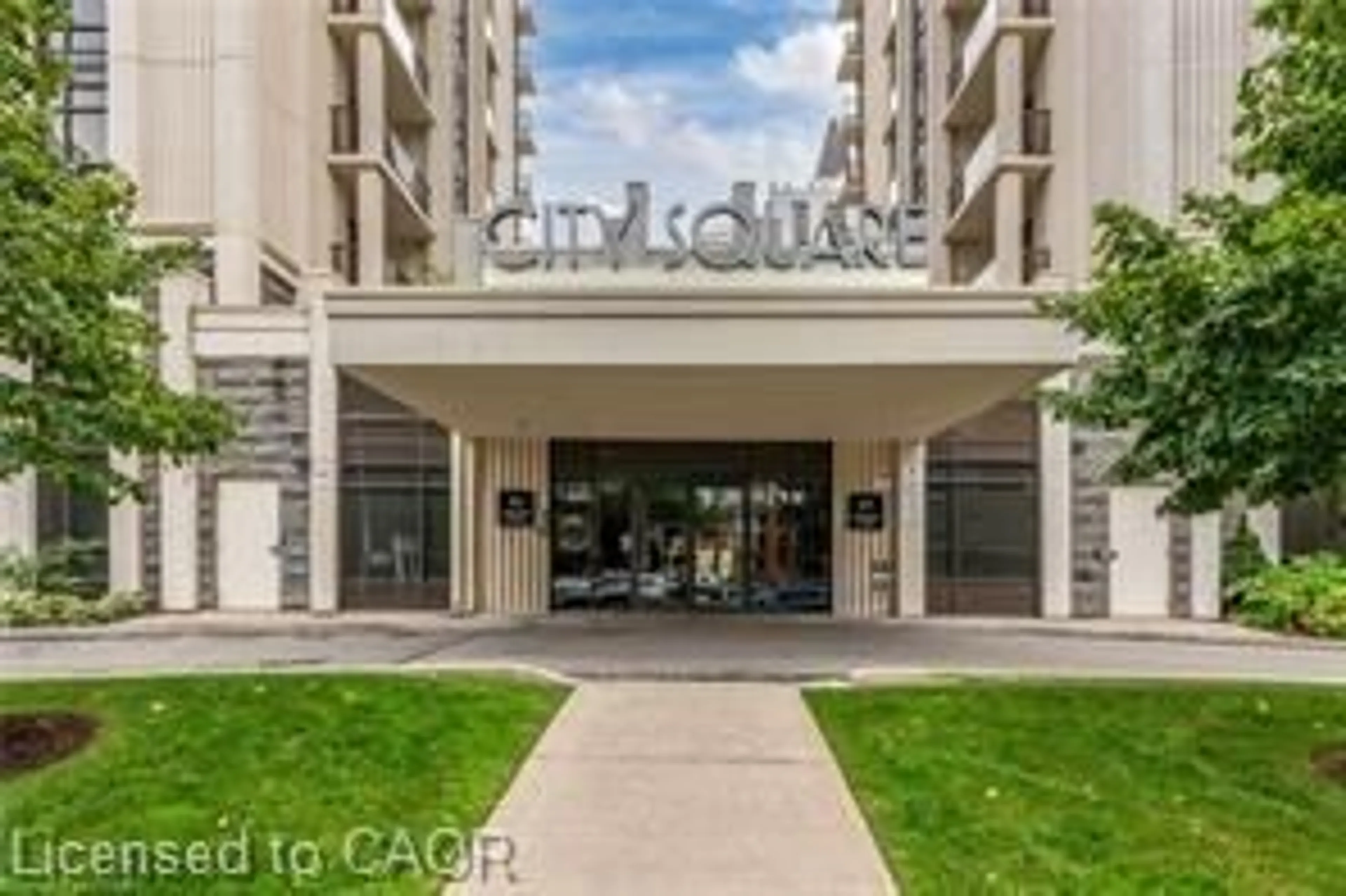 Indoor foyer for 85 Robinson St #705, Hamilton Ontario L8P 0B9