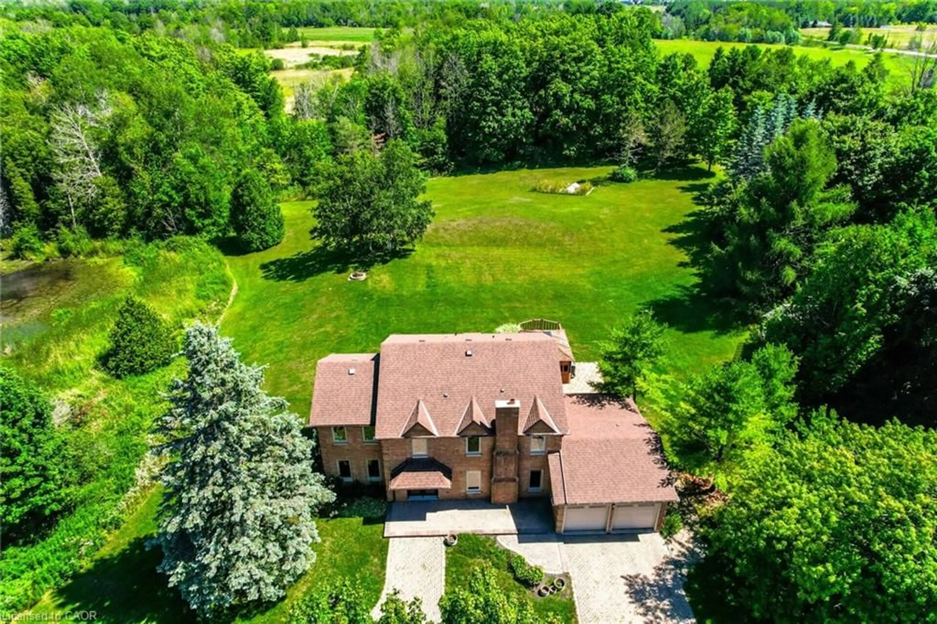 A pic from outside/outdoor area/front of a property/back of a property/a pic from drone, unknown for 9 Elite Rd, Caledon Ontario L7K 0L2