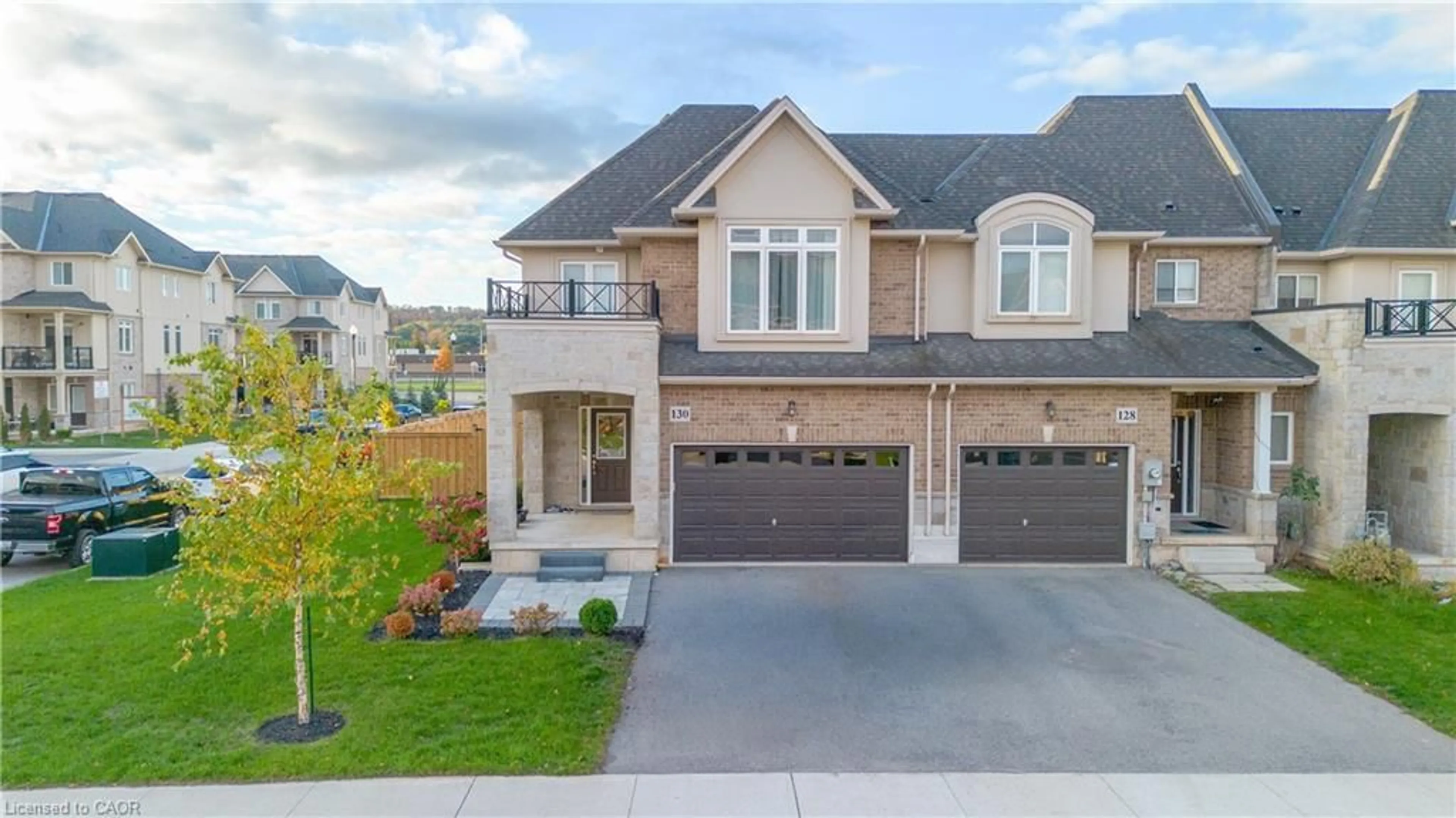A pic from outside/outdoor area/front of a property/back of a property/a pic from drone, street for 130 Sonoma Lane, Stoney Creek Ontario L8E 0J9