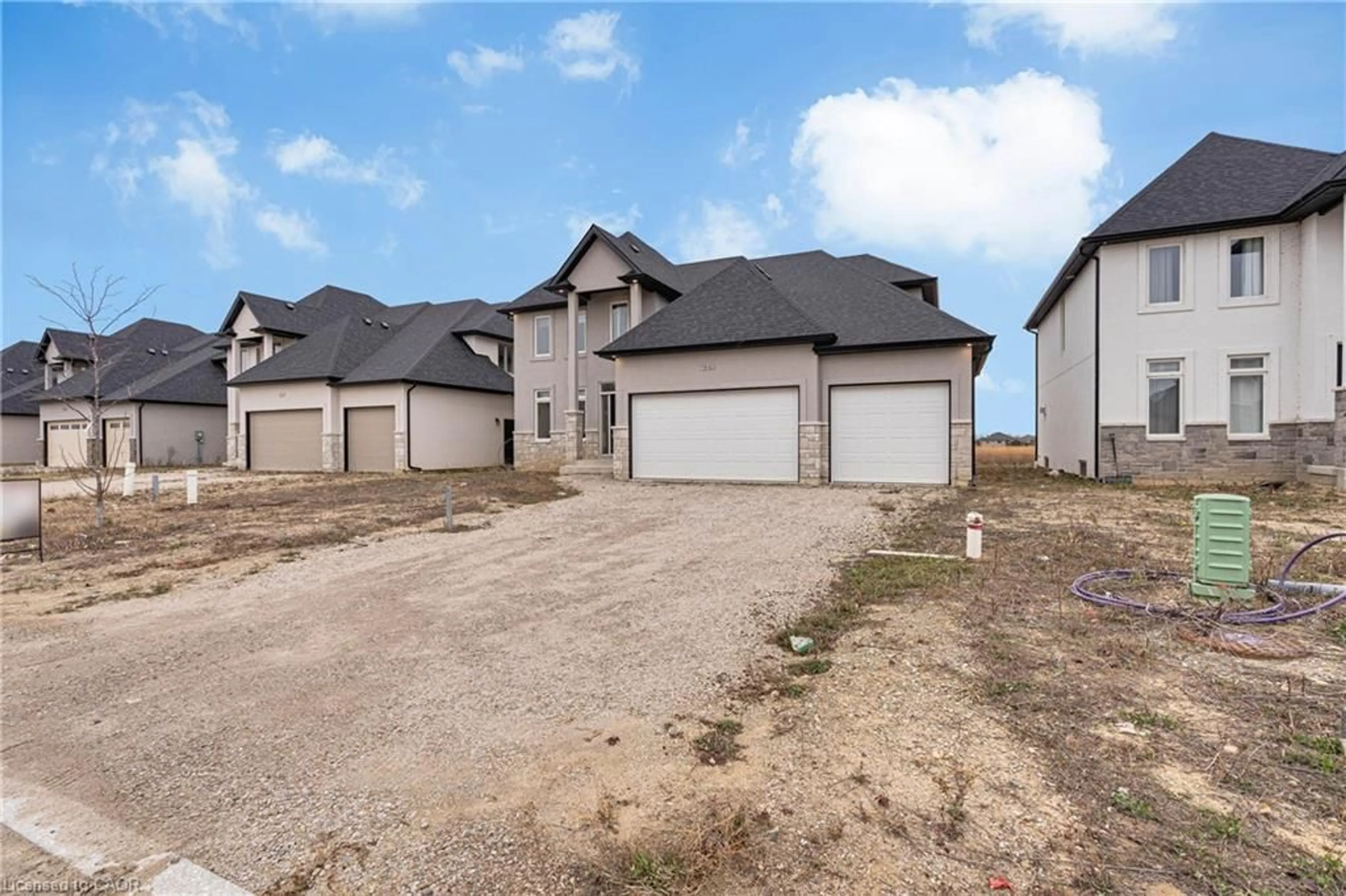 A pic from outside/outdoor area/front of a property/back of a property/a pic from drone, street for 219 Cowan Crt, Amherstburg Ontario N9V 0G9