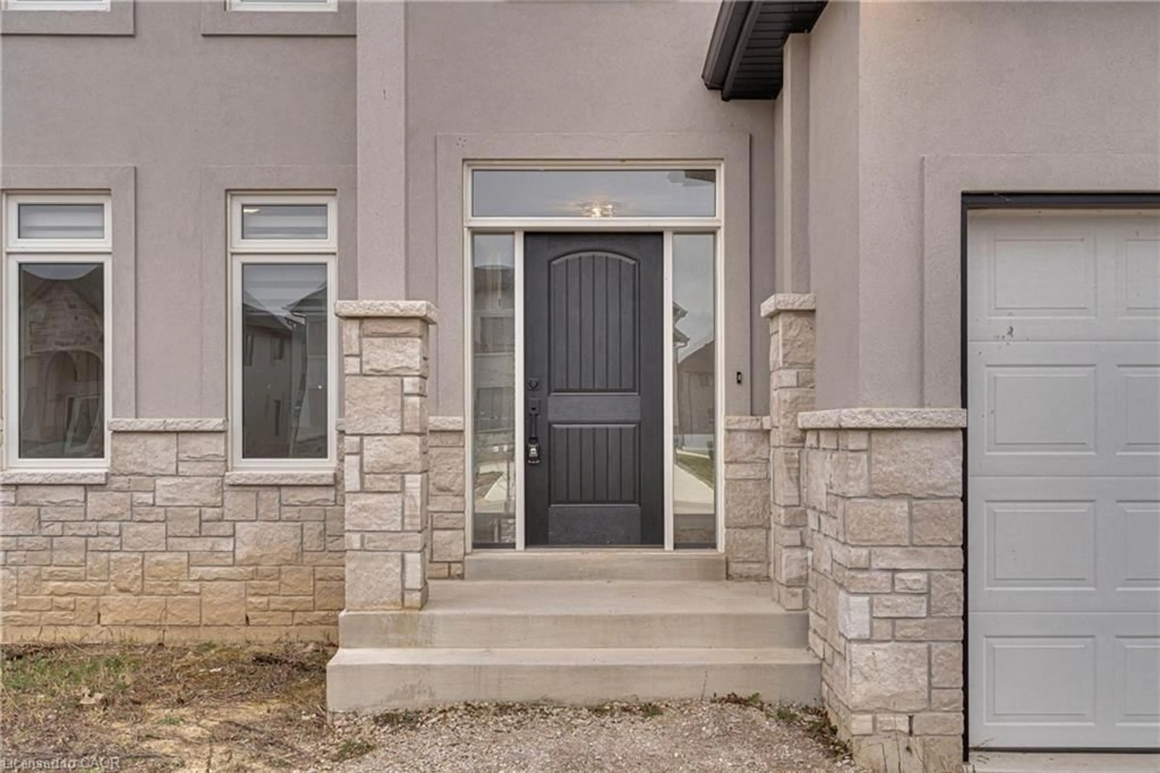 Indoor entryway for 219 Cowan Crt, Amherstburg Ontario N9V 0G9