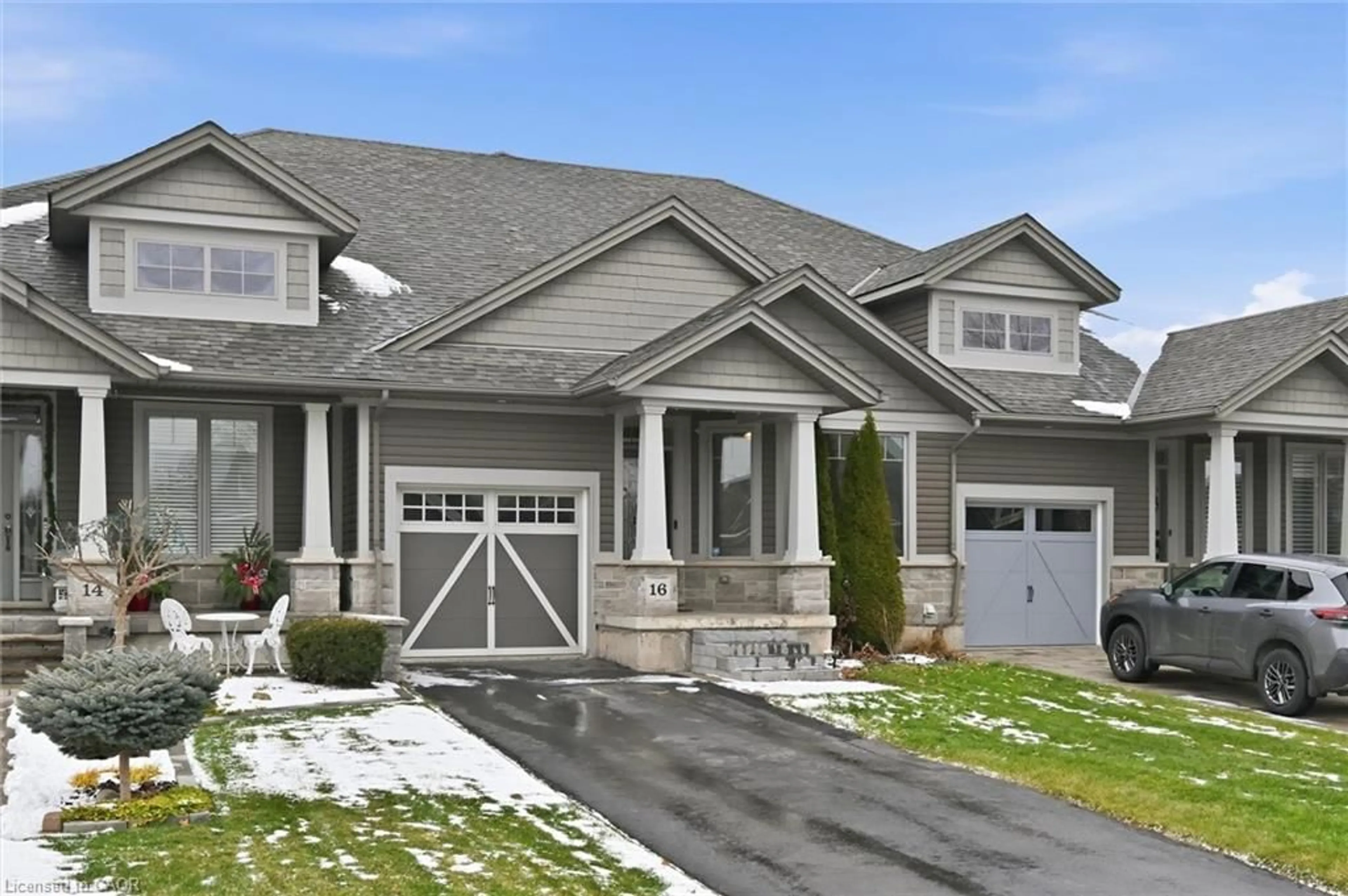 Home with vinyl exterior material, street for 16 Brookside Terr, Smithville Ontario L0R 2A0