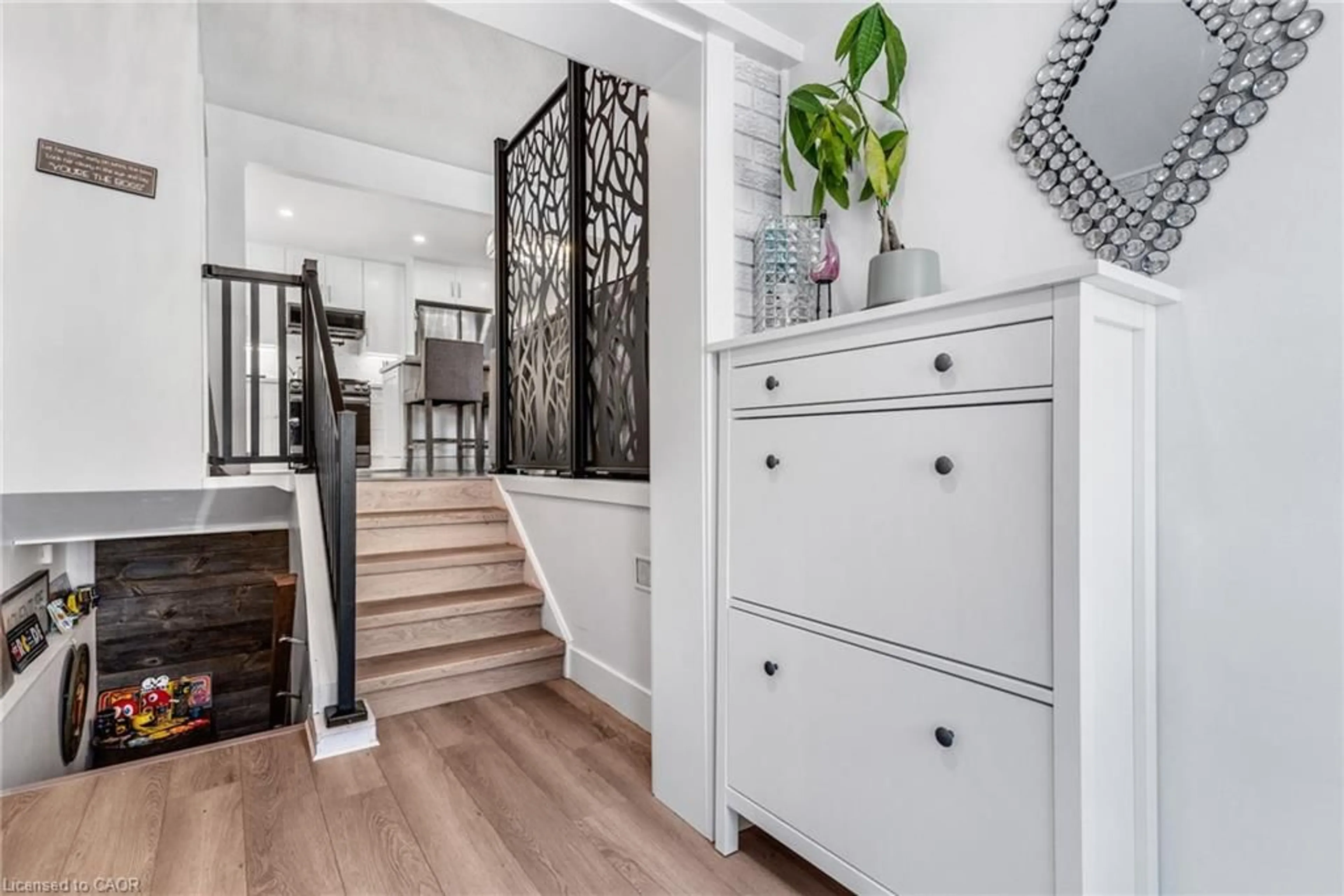 Indoor entryway for 136 Limpert Ave, Cambridge Ontario N3C 1B9