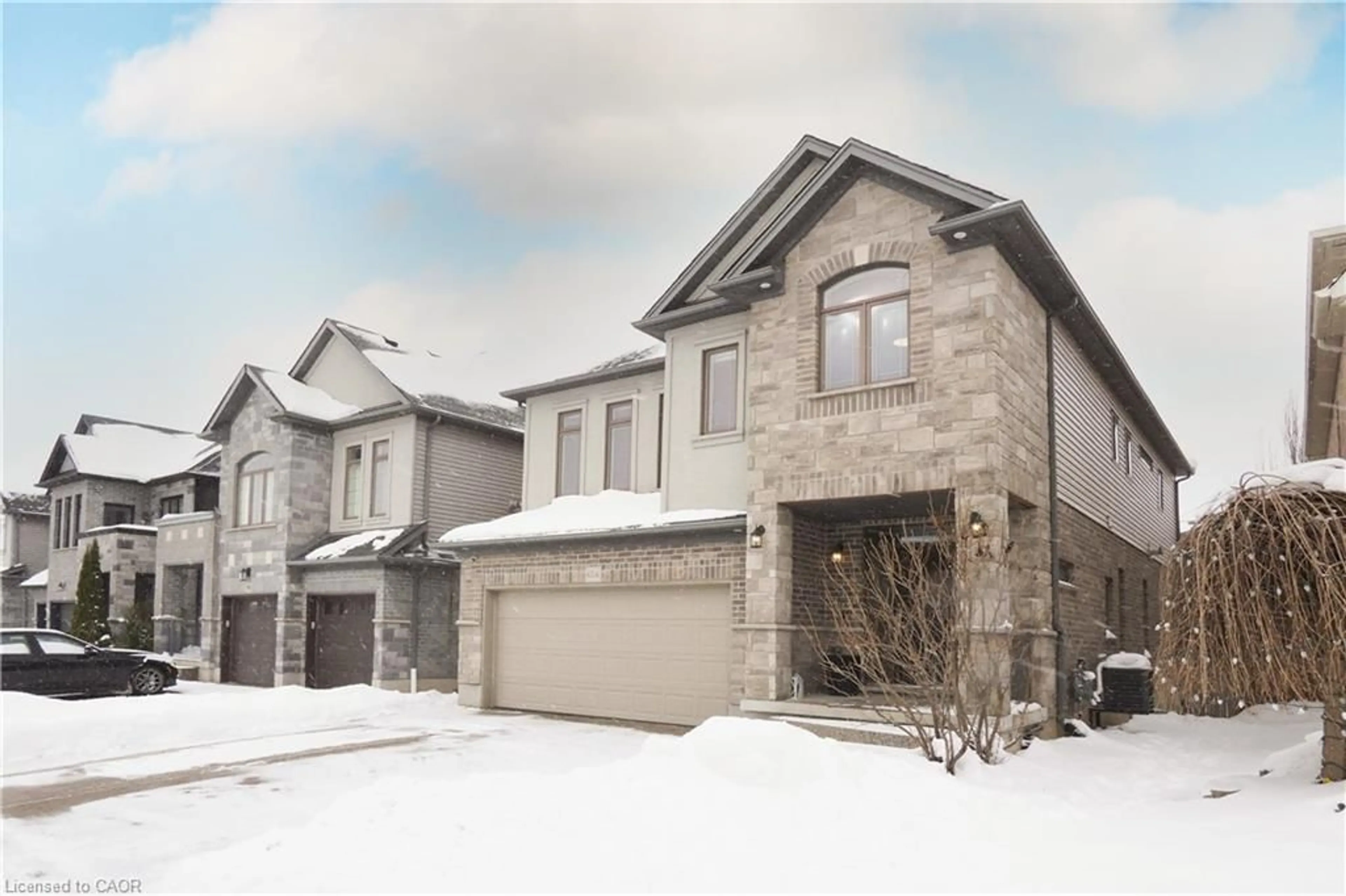 Home with brick exterior material, street for 604 Pinery Trail, Waterloo Ontario N2V 2Y6