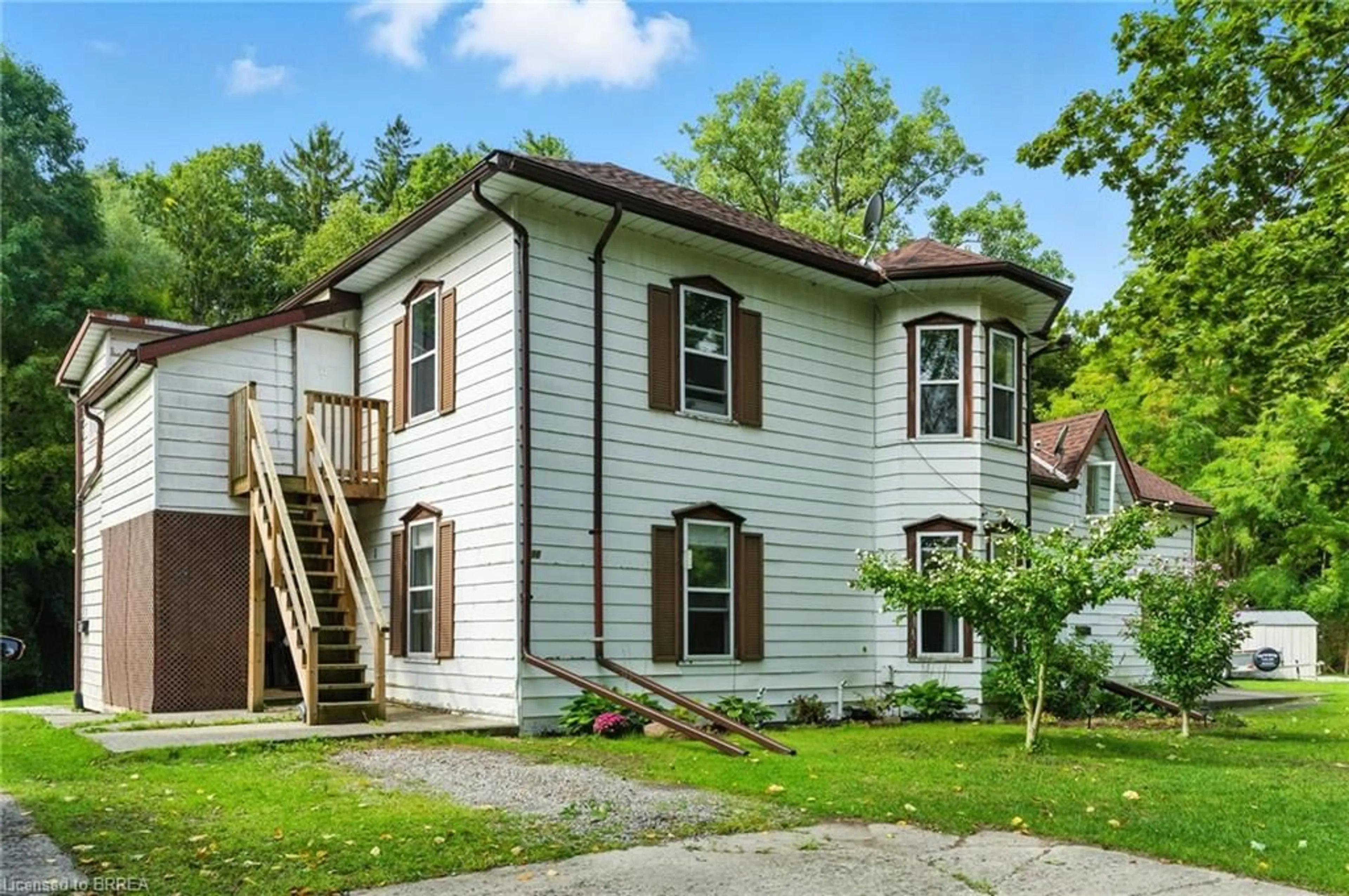 Home with vinyl exterior material, building for 396 William St, Delhi Ontario N4B 2X5