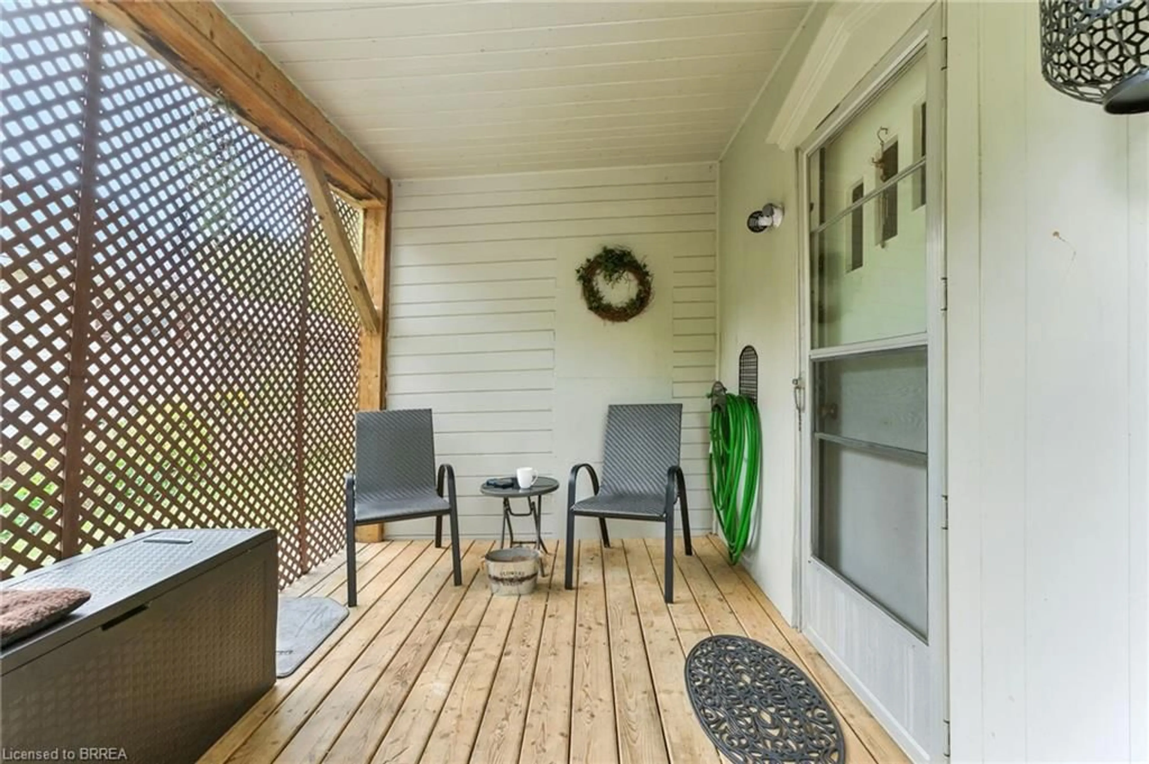 Patio, street for 396 William St, Delhi Ontario N4B 2X5