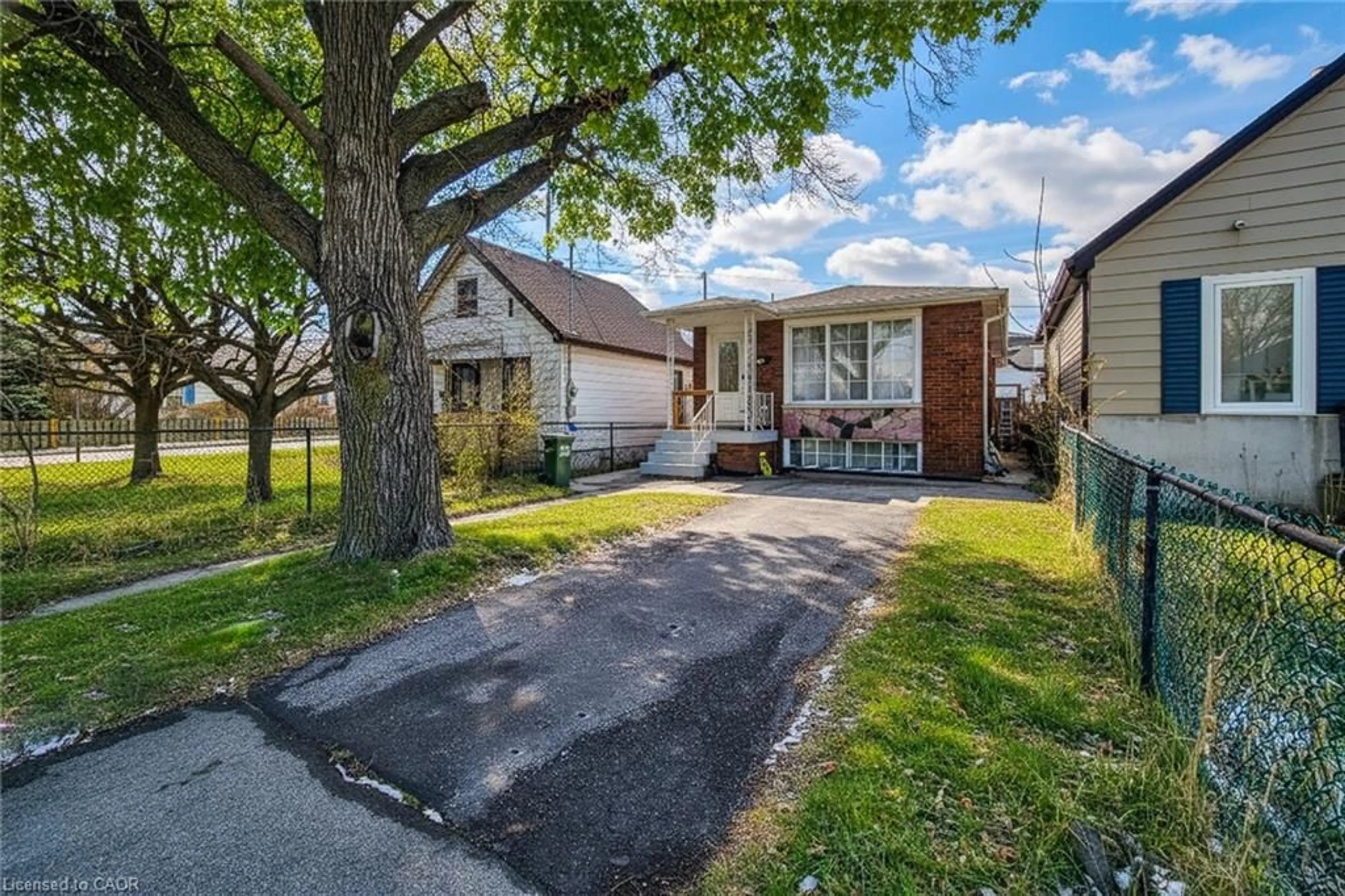 Unknown for 212 Grace Ave, Hamilton Ontario L8H 3X3