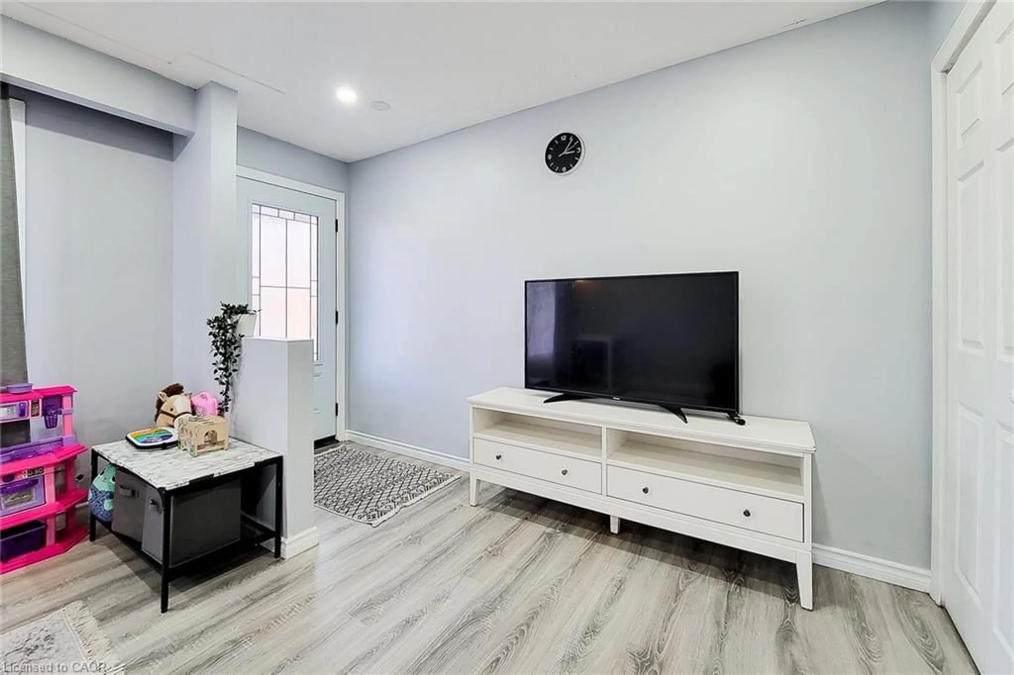 Unknown for 212 Grace Ave, Hamilton Ontario L8H 3X3