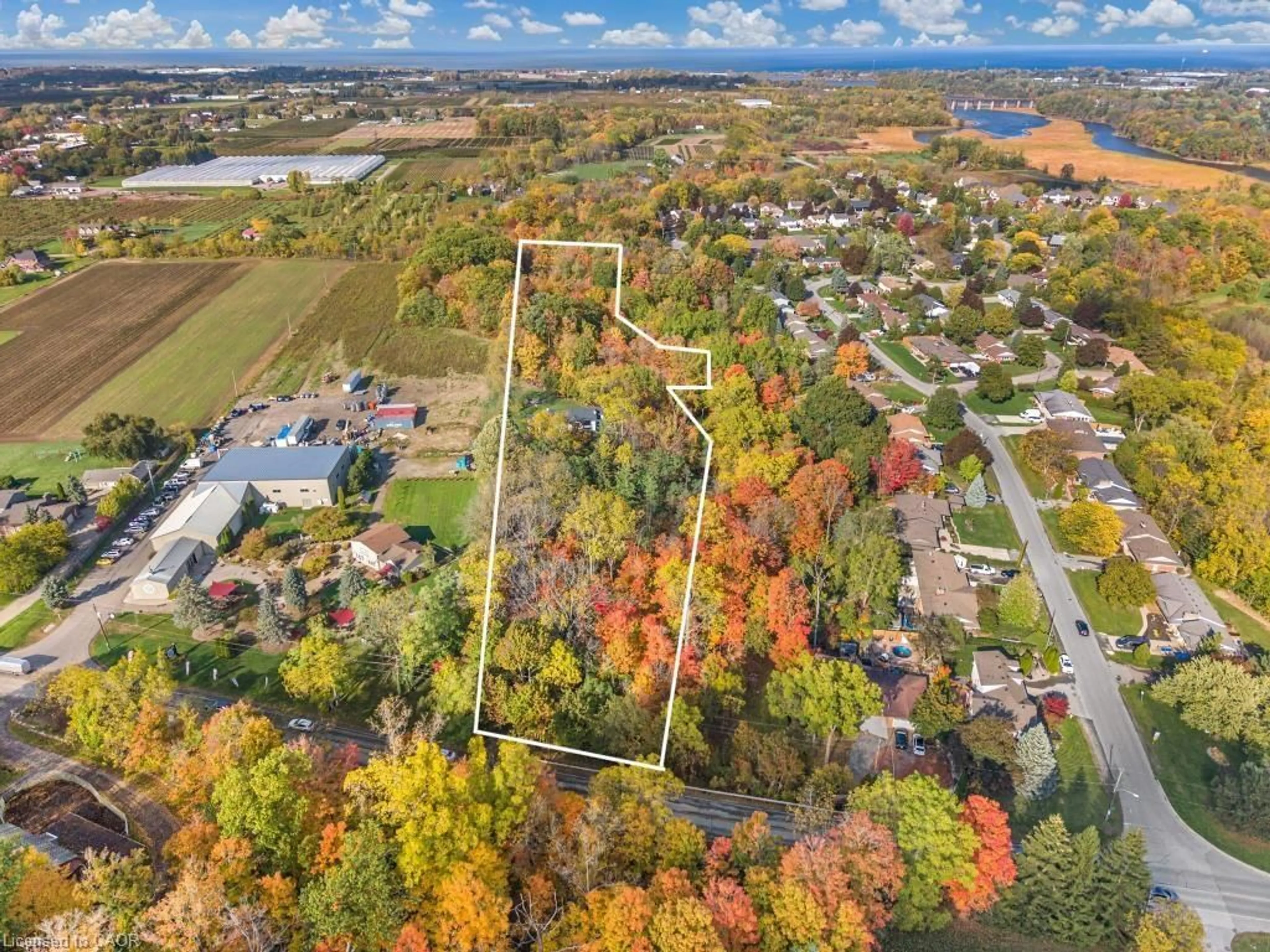 A pic from outside/outdoor area/front of a property/back of a property/a pic from drone, water/lake/river/ocean view for 3169 King St, Vineland Ontario L0R 2C0