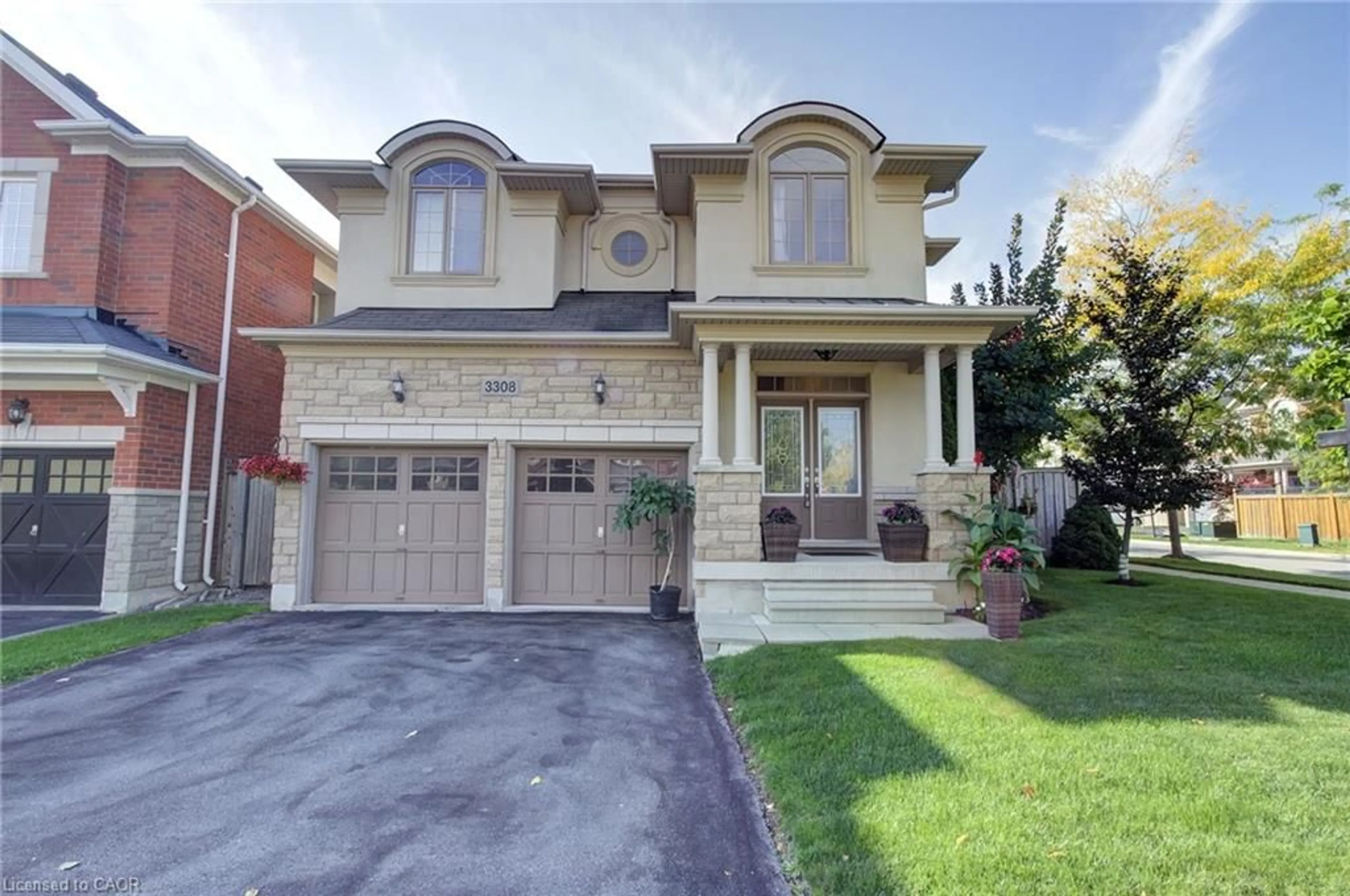 Home with brick exterior material, street for 3308 Granite Gate, Burlington Ontario L7M 0L7