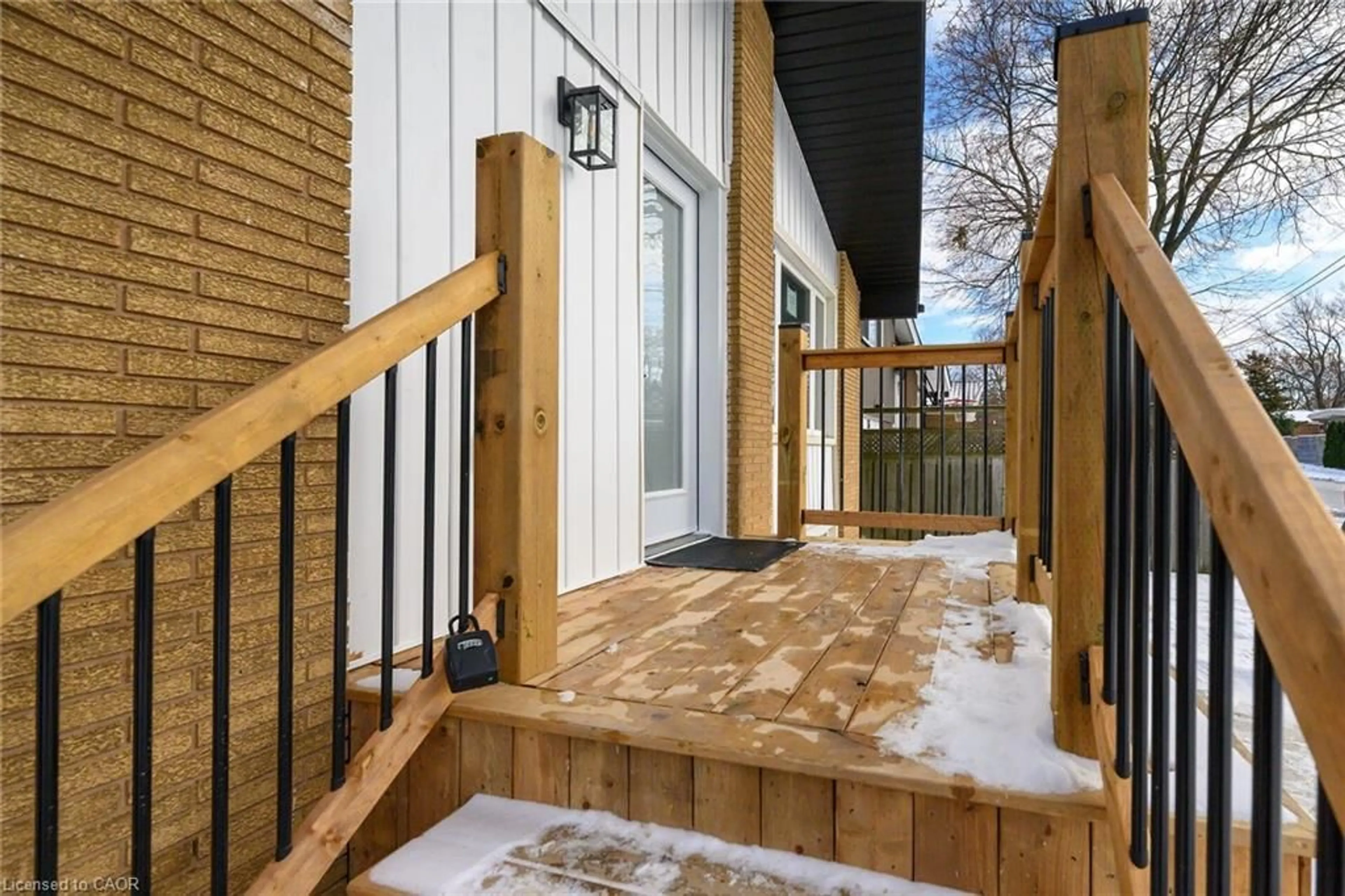 Patio, street for 40 Westaway Pl, Hamilton Ontario L9C 2G1