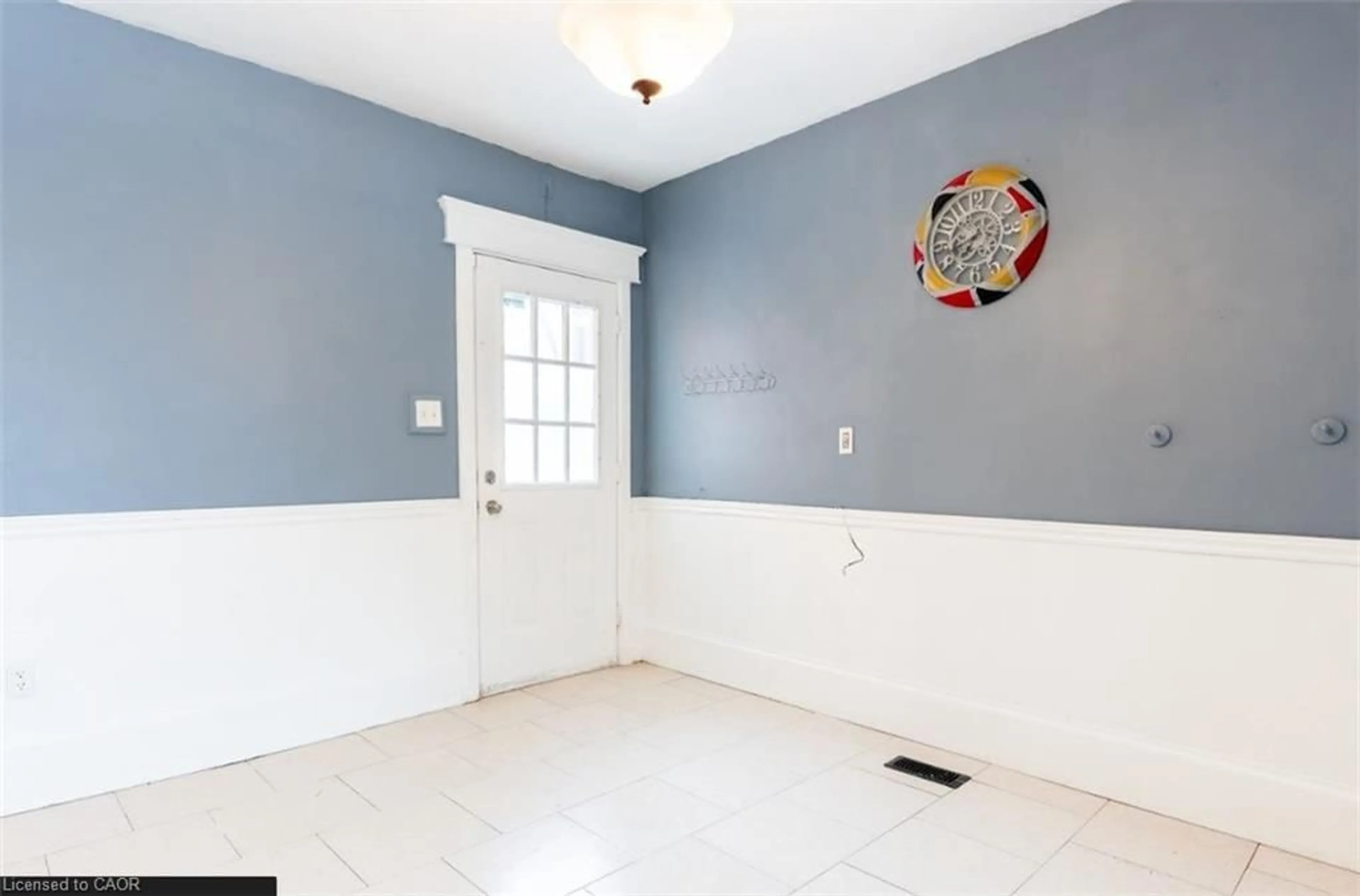 A pic of a room for 219 Erie Ave, Brantford Ontario N3S 2H1