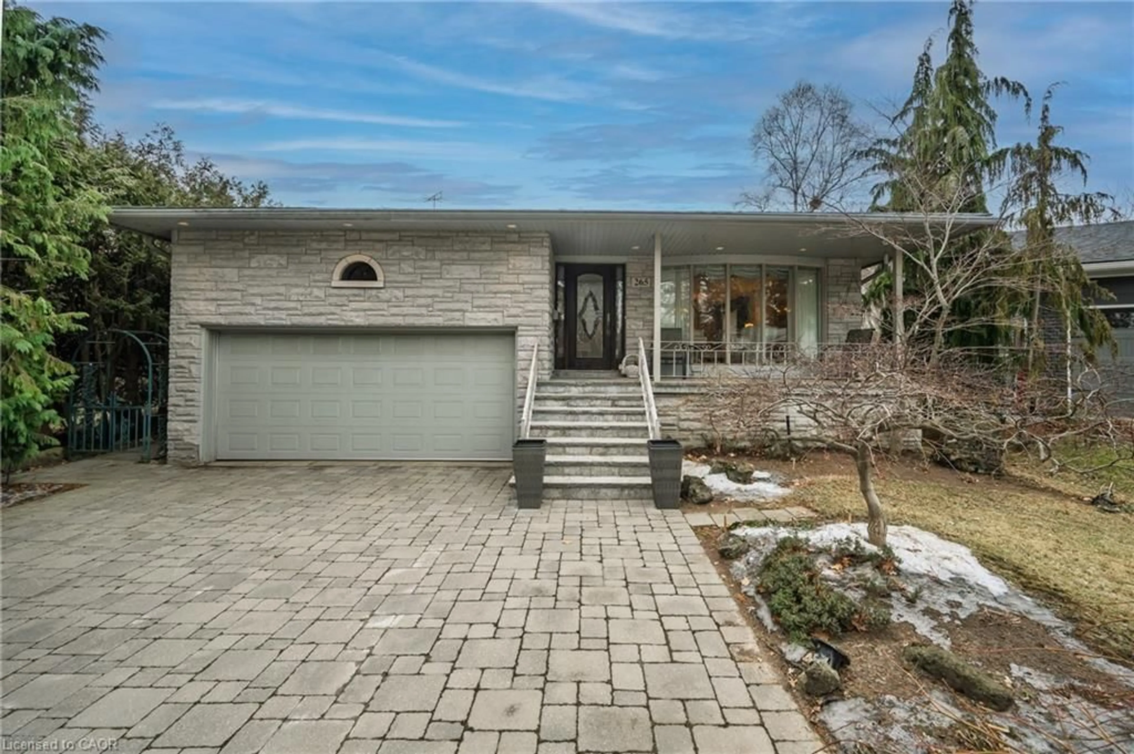 Home with brick exterior material, street for 265 Windy Oaks Dr, Mississauga Ontario L5G 1Z8