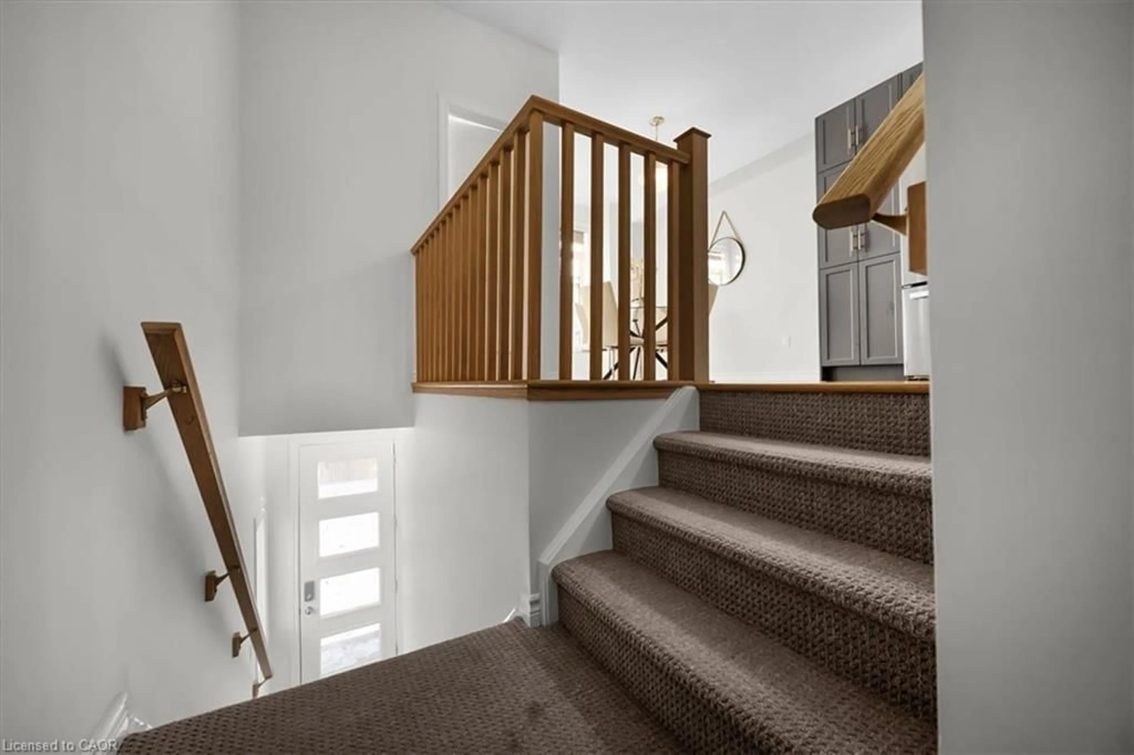 Stairs for 314 Equestrian Way #13, Cambridge Ontario N3E 0E4