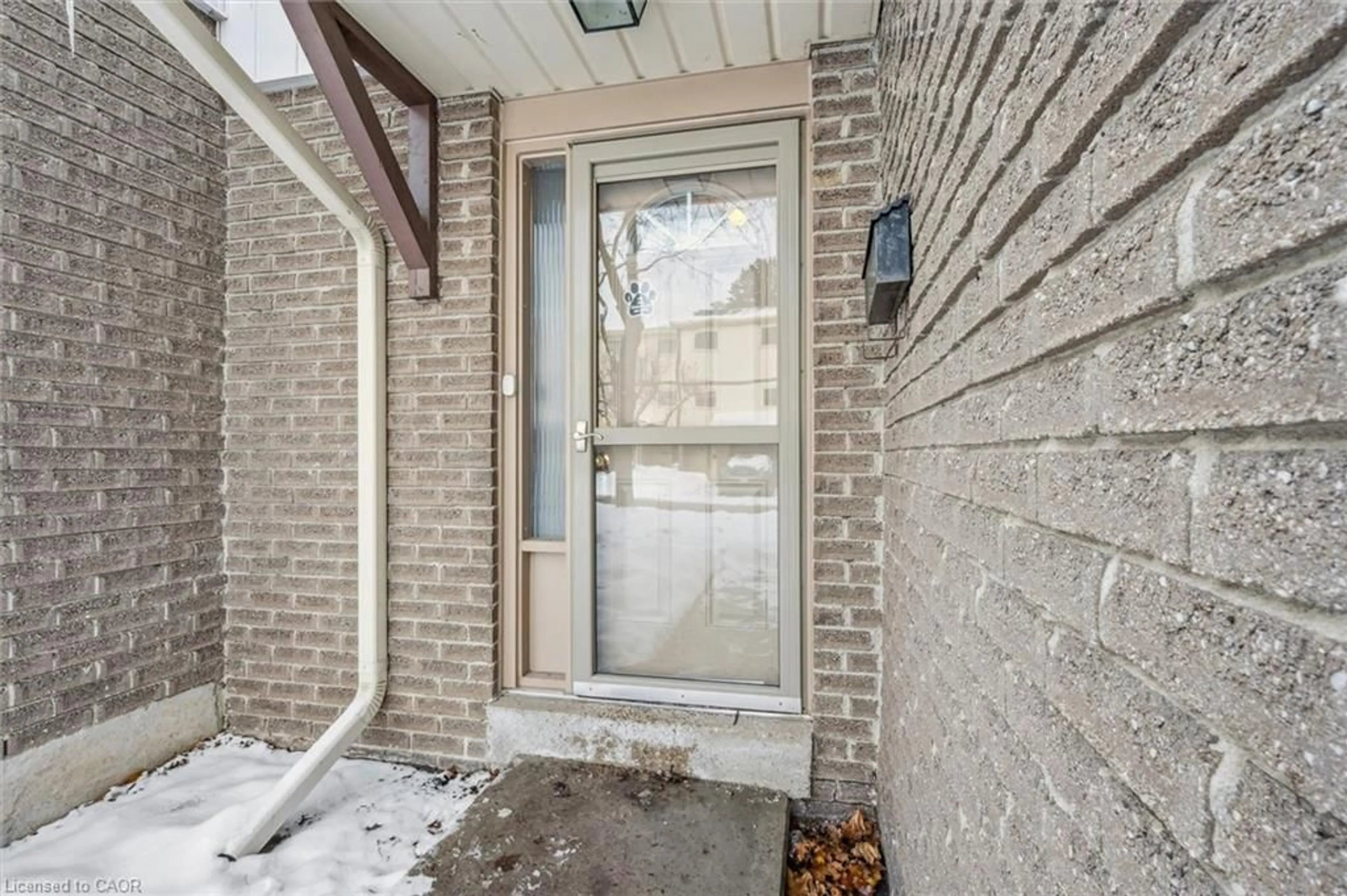 Indoor entryway for 51 Paulander Dr #31, Kitchener Ontario N2M 5E5