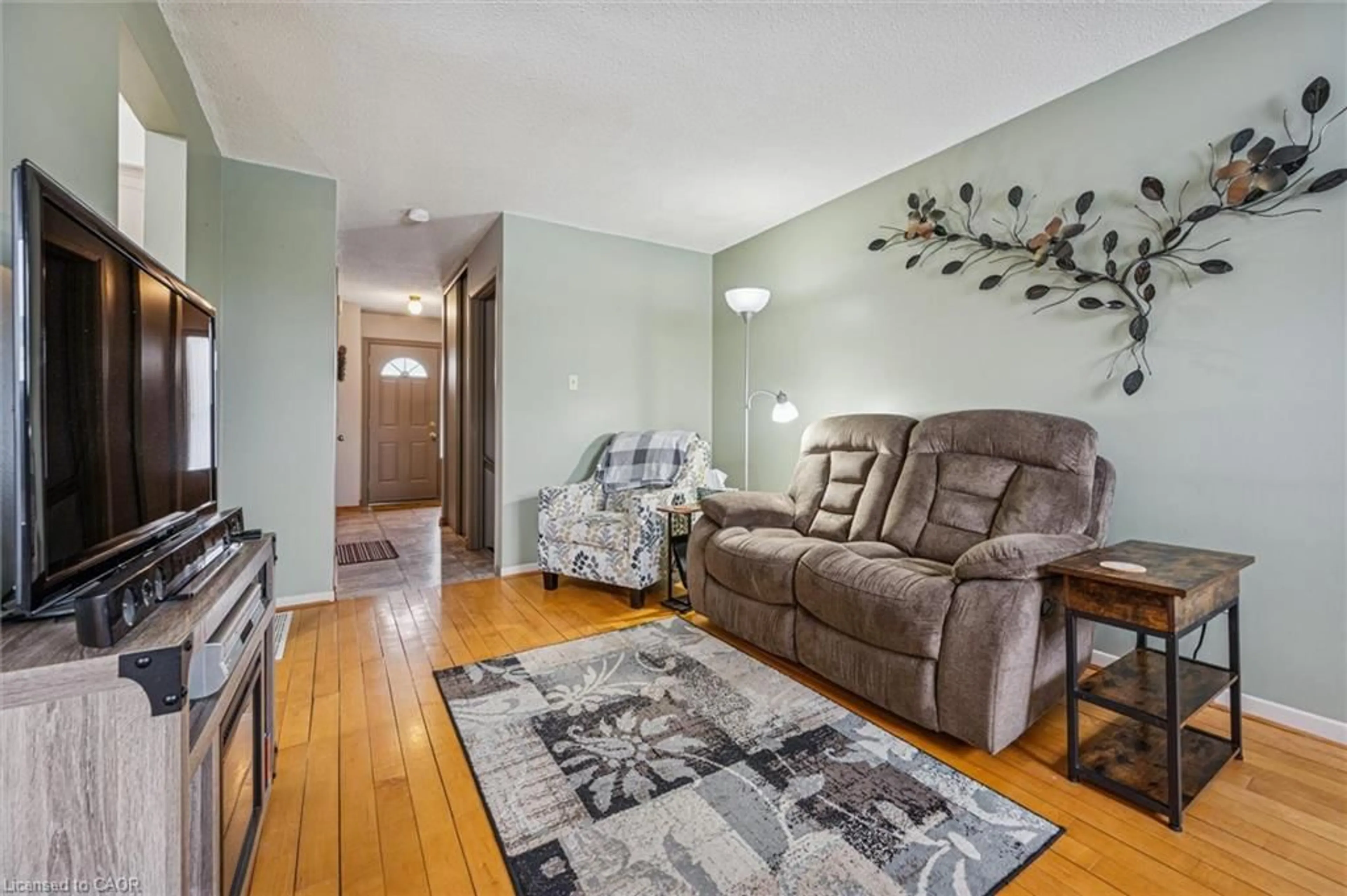 Living room with furniture, unknown for 51 Paulander Dr #31, Kitchener Ontario N2M 5E5