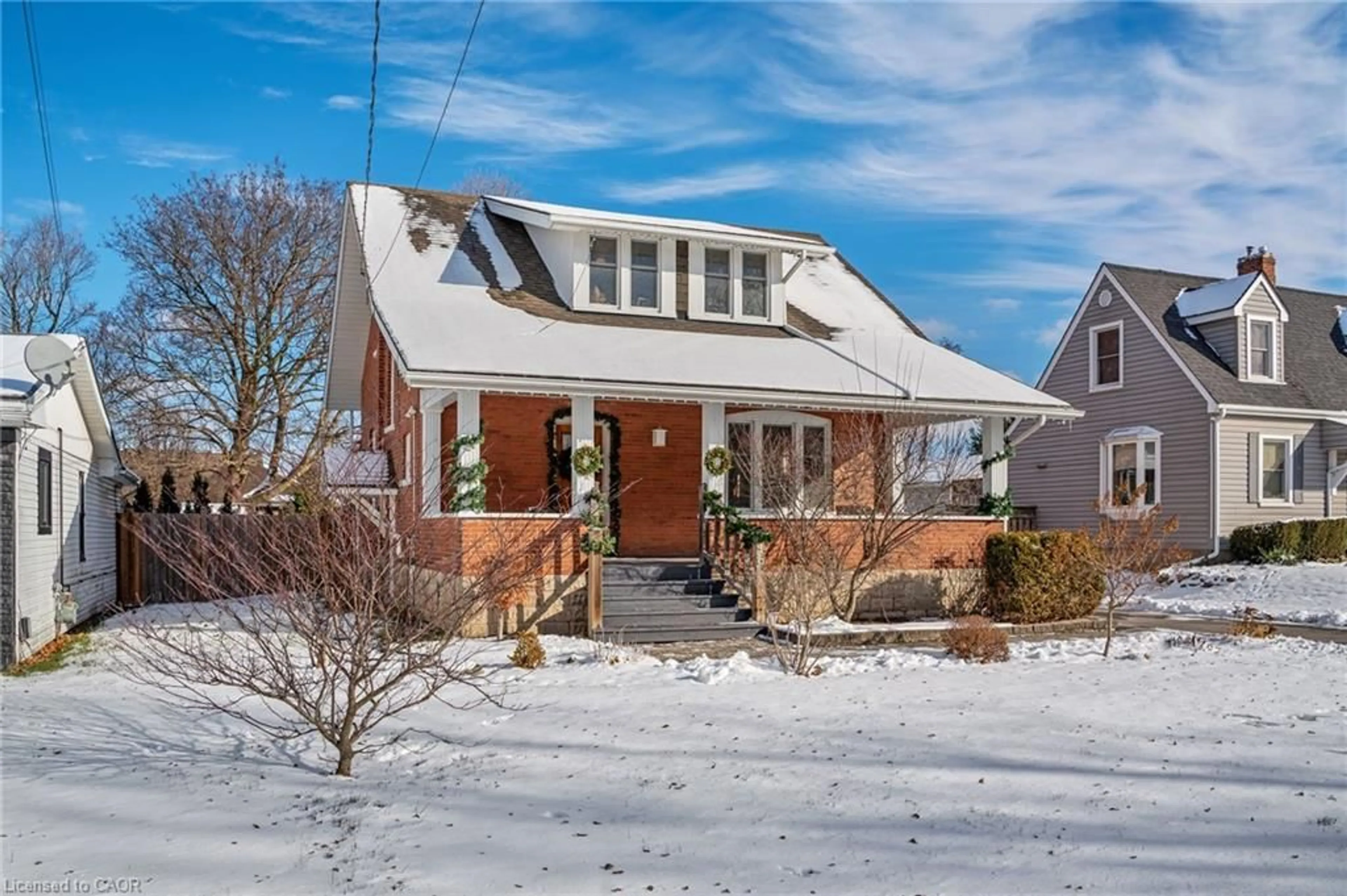 Home with brick exterior material, street for 16 Oneida St, Hagersville Ontario N0A 1H0