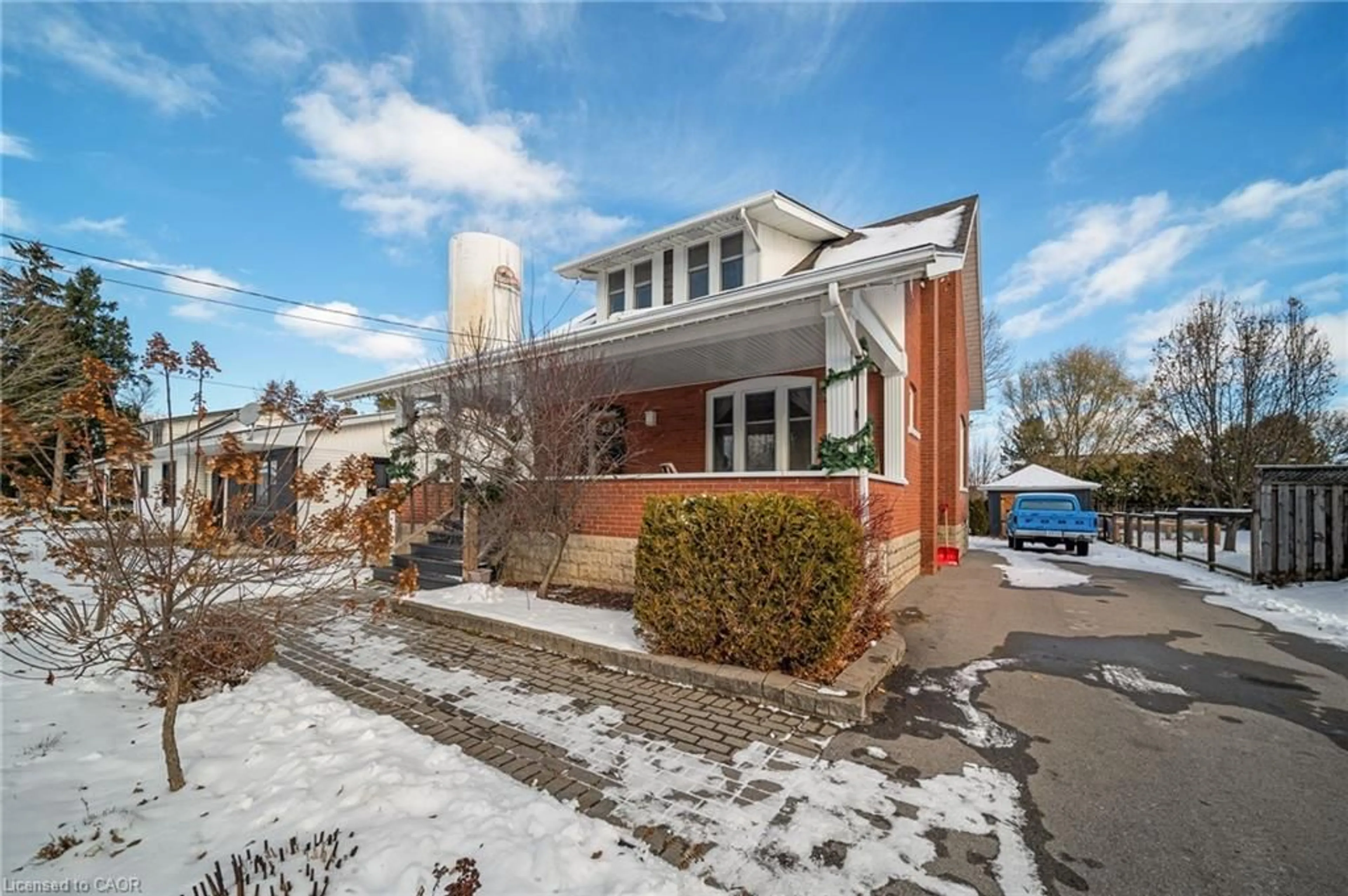 Home with brick exterior material, street for 16 Oneida St, Hagersville Ontario N0A 1H0