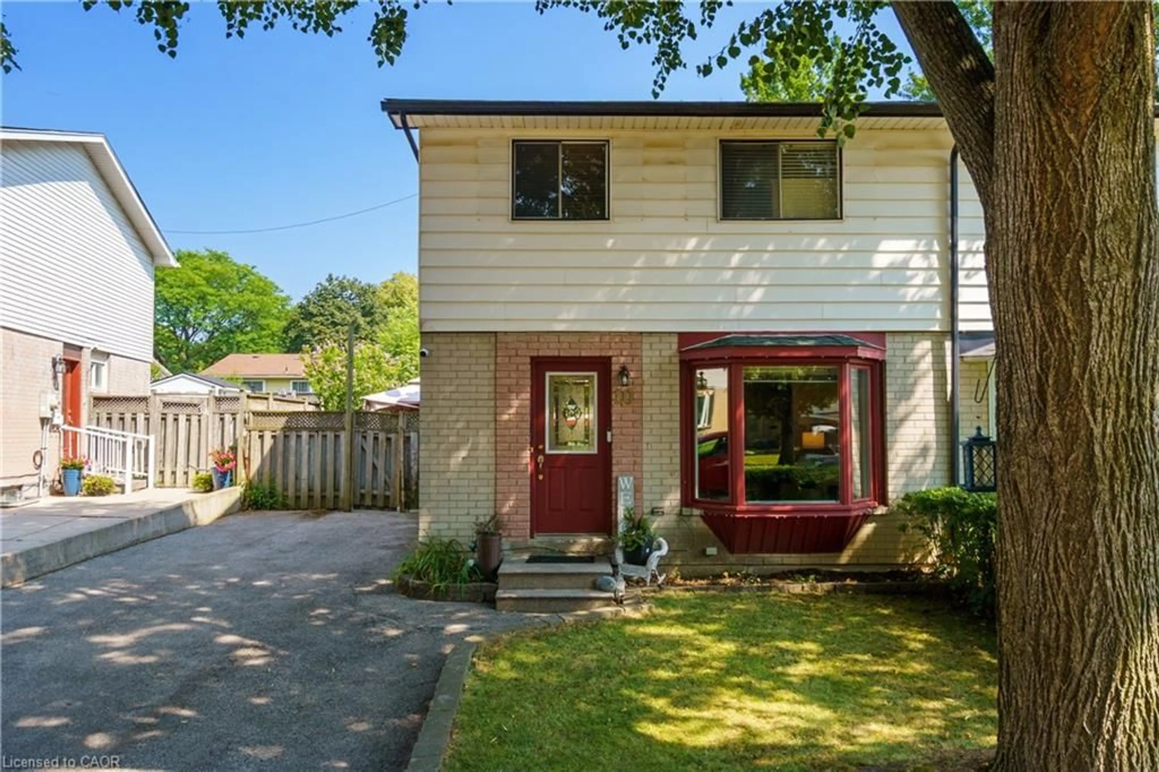 Home with brick exterior material, street for 10 Glen Eden Crt, Hamilton Ontario L9C 6H6