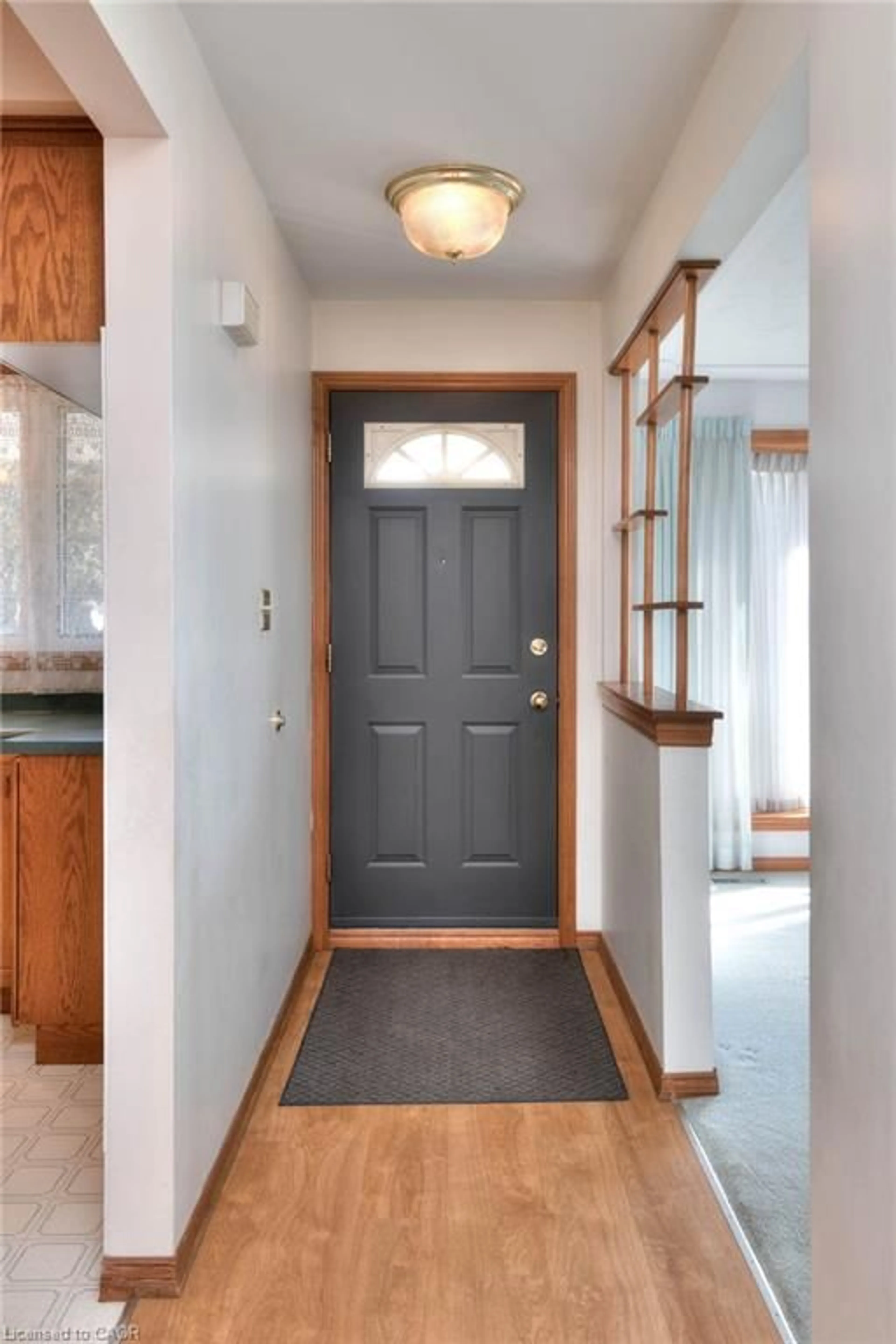 Indoor entryway for 406 Franklin St, Kitchener Ontario N2A 1Z1