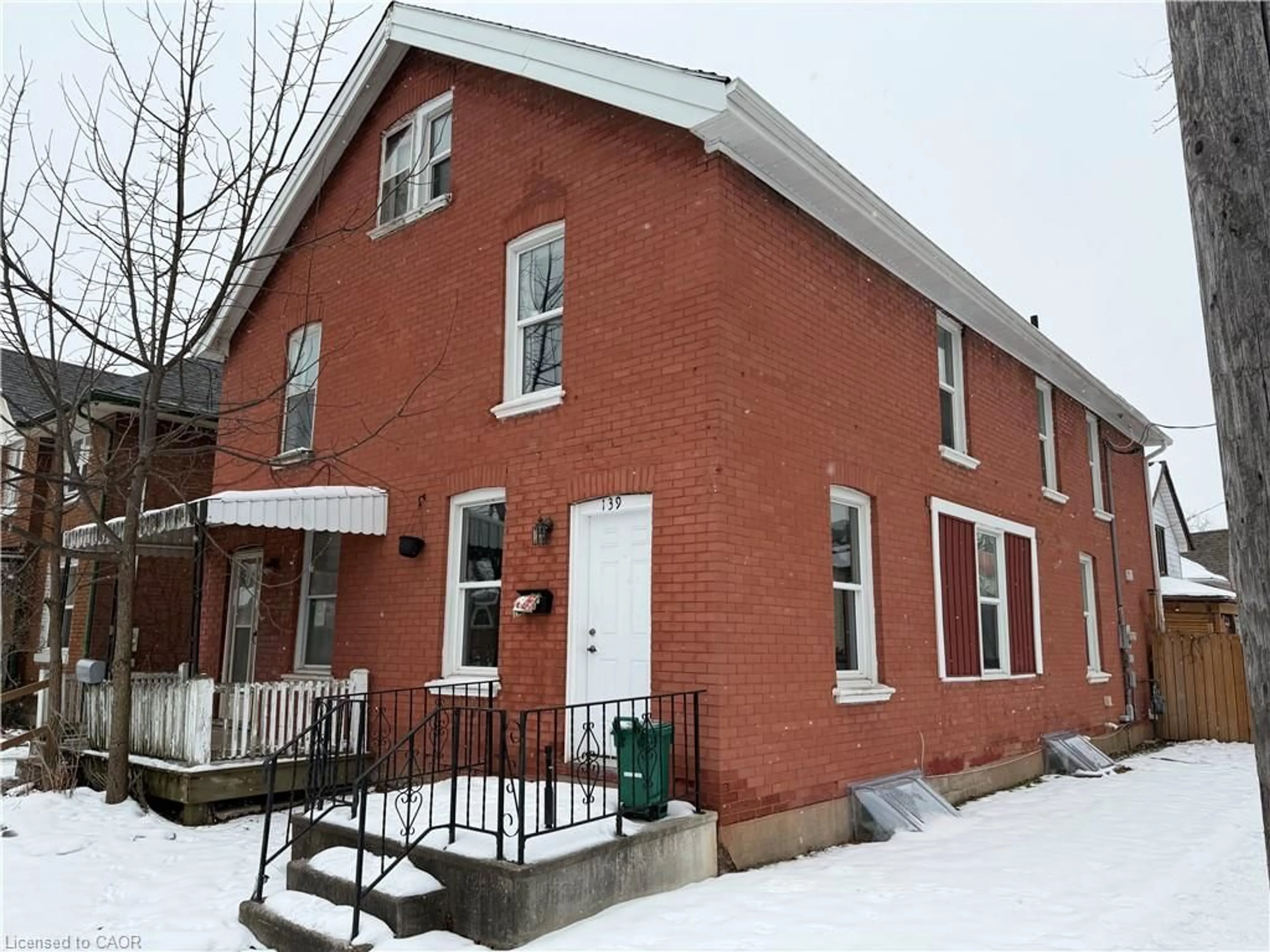 Home with brick exterior material, building for 141 Superior St, Brantford Ontario N3S 2L4