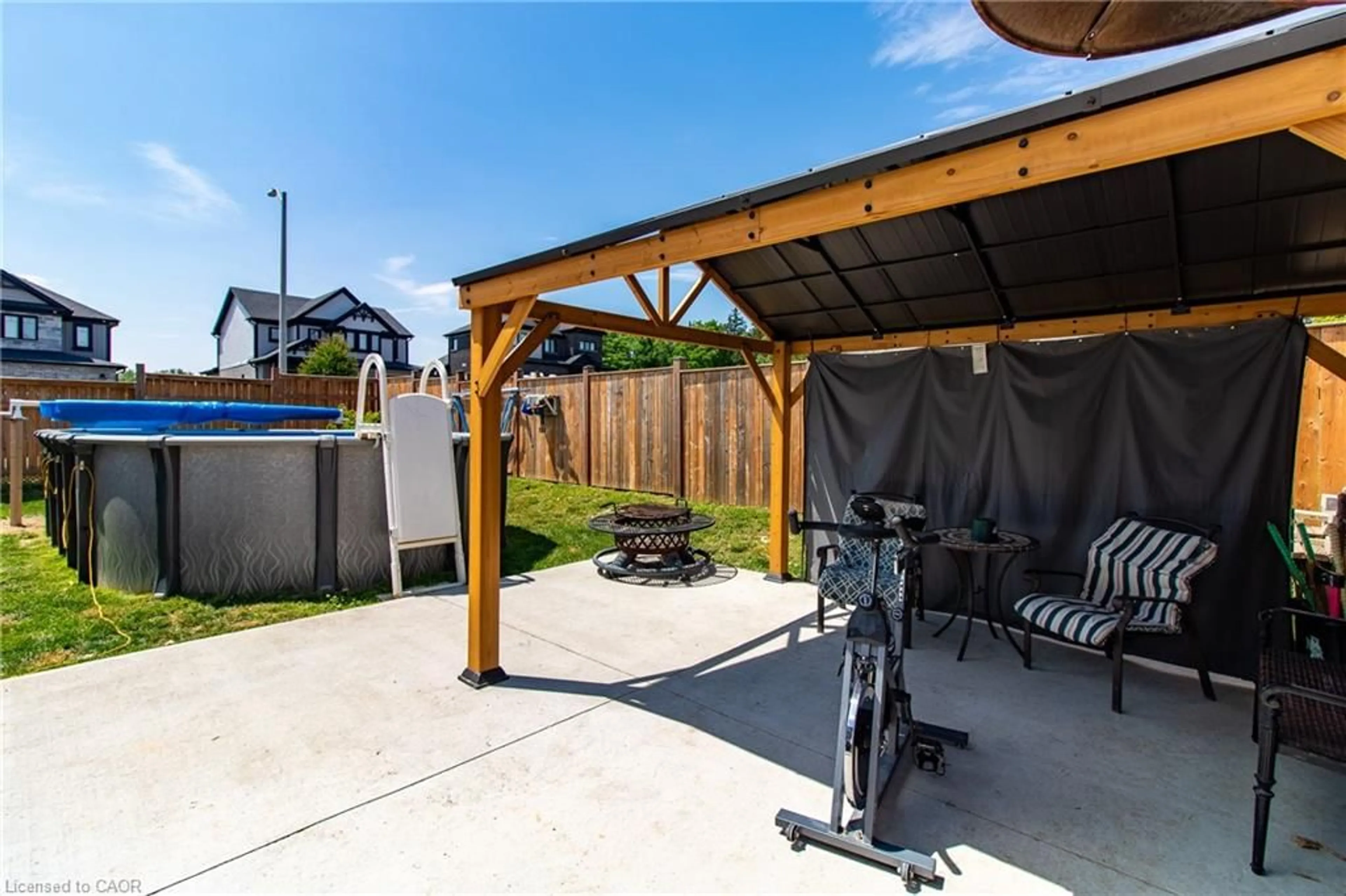 Patio, street for 39 Basswood Rd, Simcoe Ontario N3Y 0E1